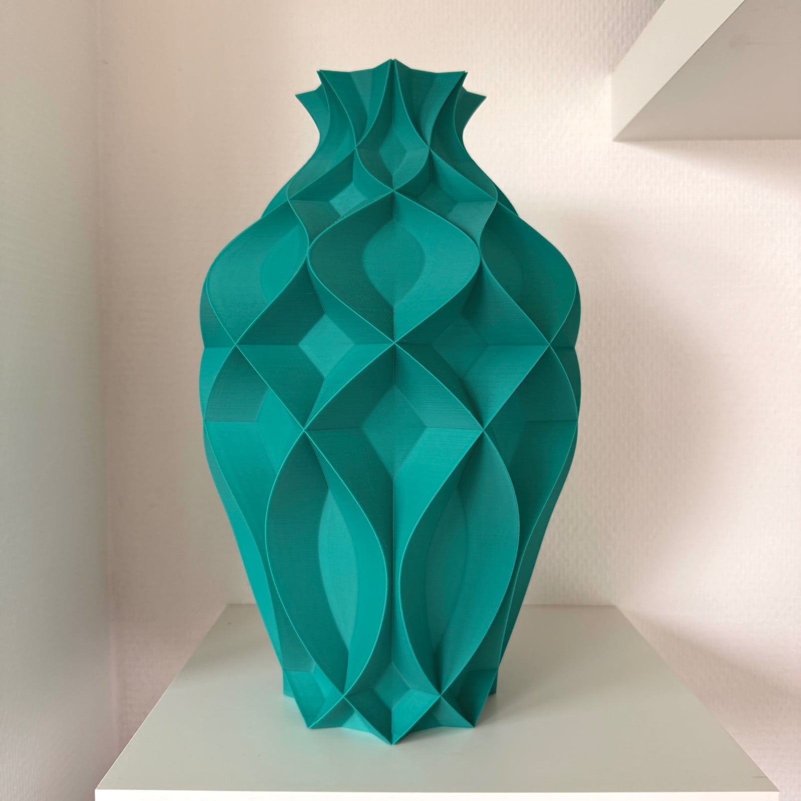 3D Vaas Deep Emerald – Matte Groene Design Vaas | 34 cm