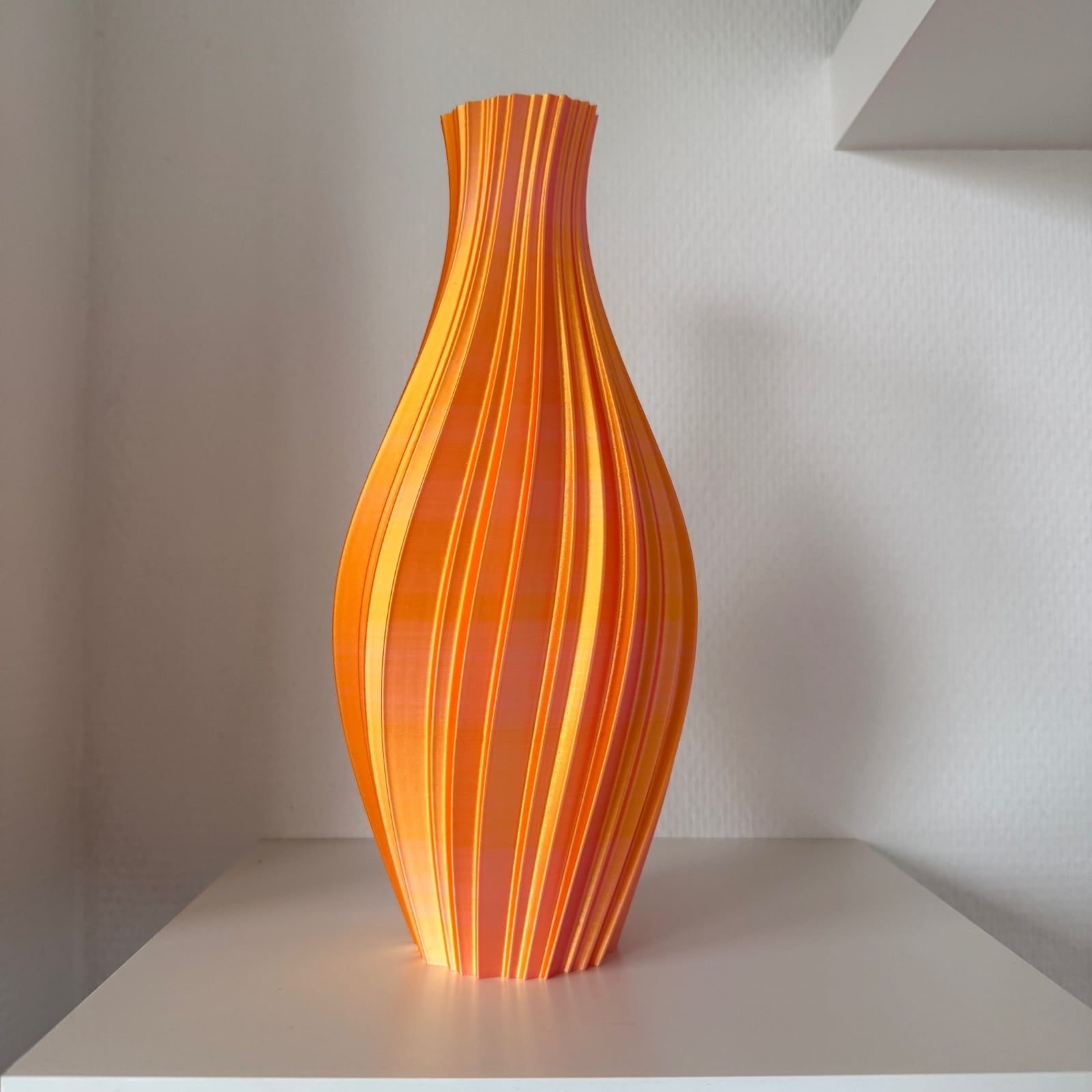 3D Vaas Goldy – Silk Goud & Peach | 29 cm