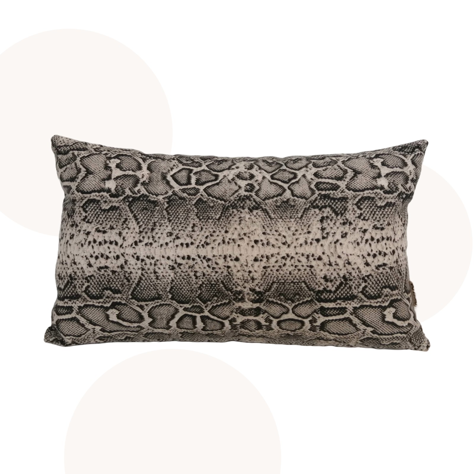 Handgemaakt kussen met slangenprint | Stoer & tijdloos