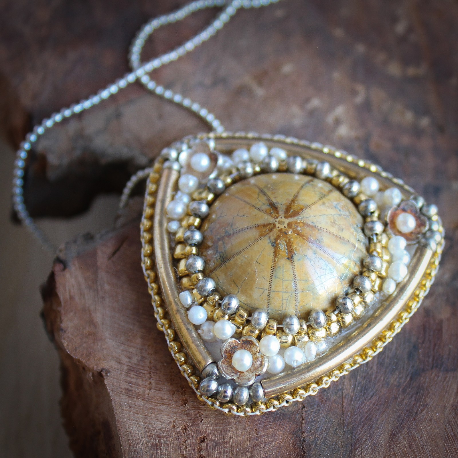 Aards & Tijdloos, Echinoid Fossiel Statement Ketting