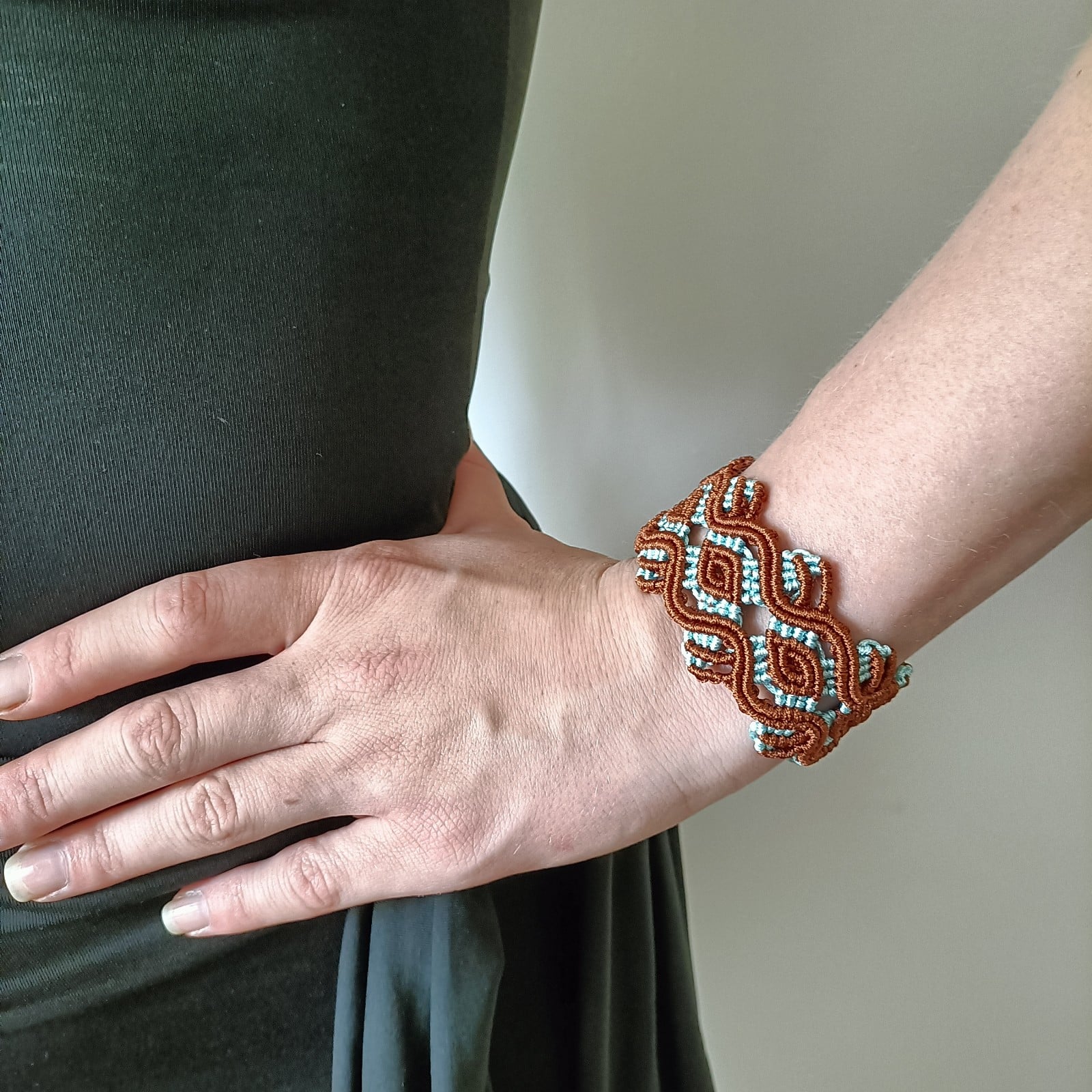 Stoer & Vrouwelijk-Micromacramé Armband Daisy - 122239 Stoer & Vrouwelijk-Micromacramé Armband Daisy