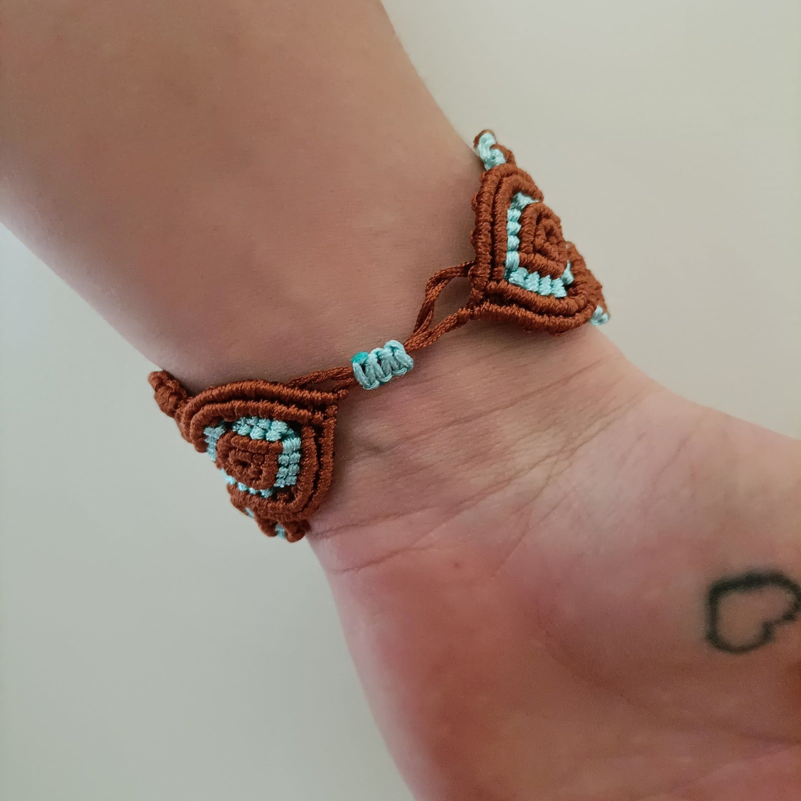 Stoer & Vrouwelijk-Micromacramé Armband Daisy - 122240 Stoer & Vrouwelijk-Micromacramé Armband Daisy