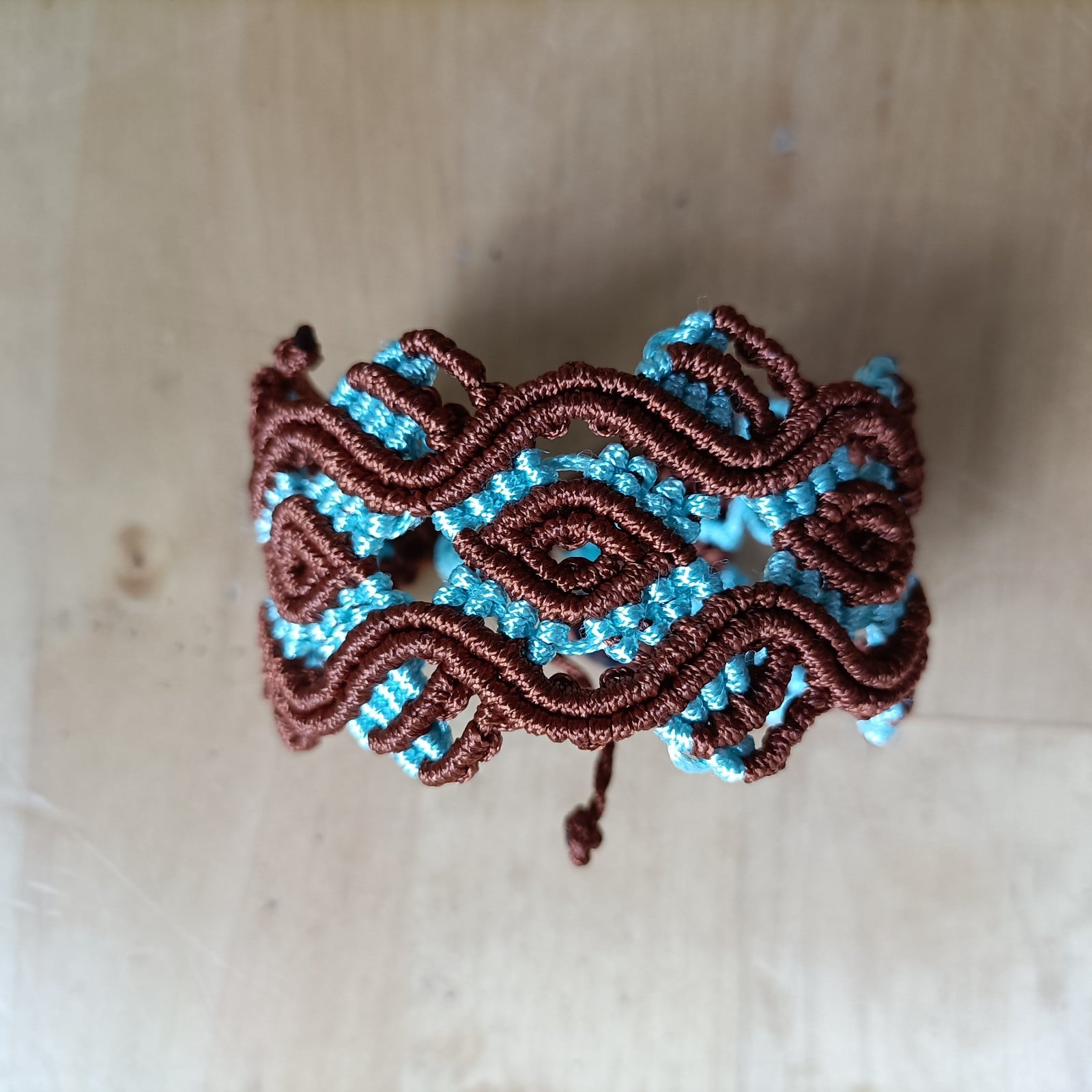 Stoer & Vrouwelijk-Micromacramé Armband Daisy - 122242 Stoer & Vrouwelijk-Micromacramé Armband Daisy