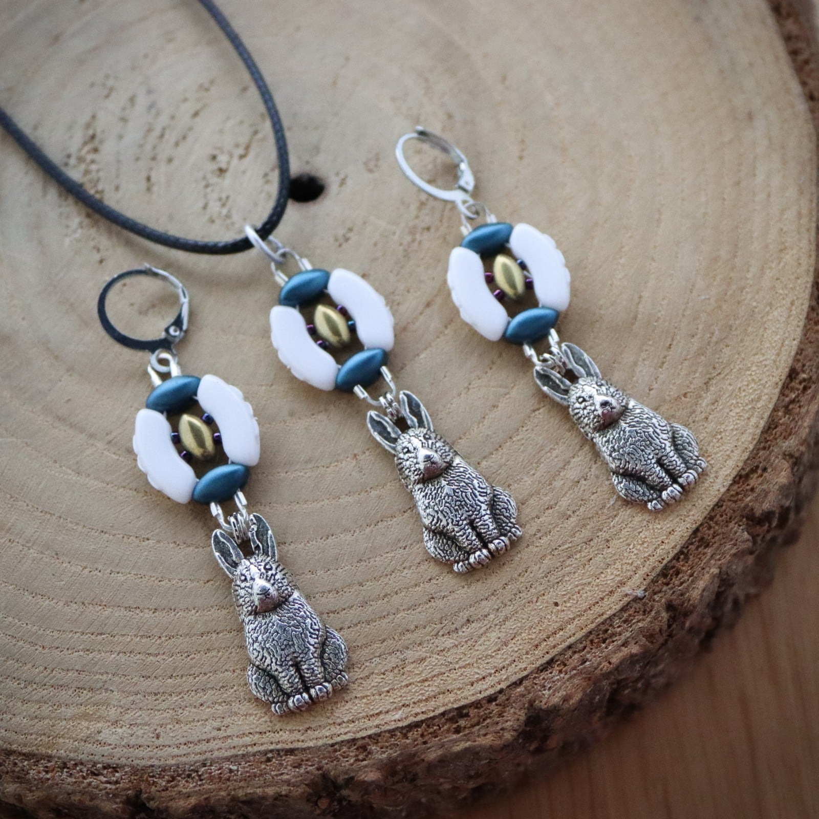 Vrolijk & Dierenliefde, konijnen sieradenset met ketting en oorbellen voor voorjaar of Pasen