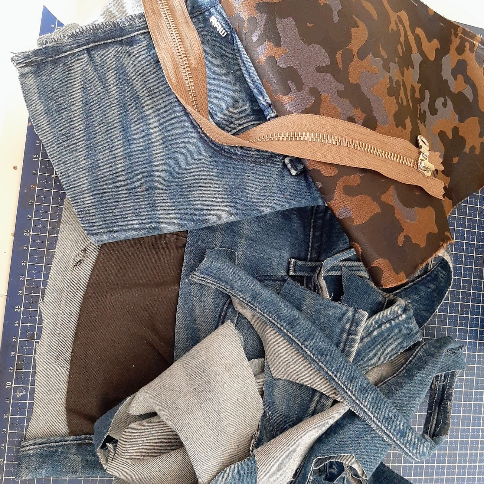 Denim heuptasje, gemaakt van hergebruikte Jeans.