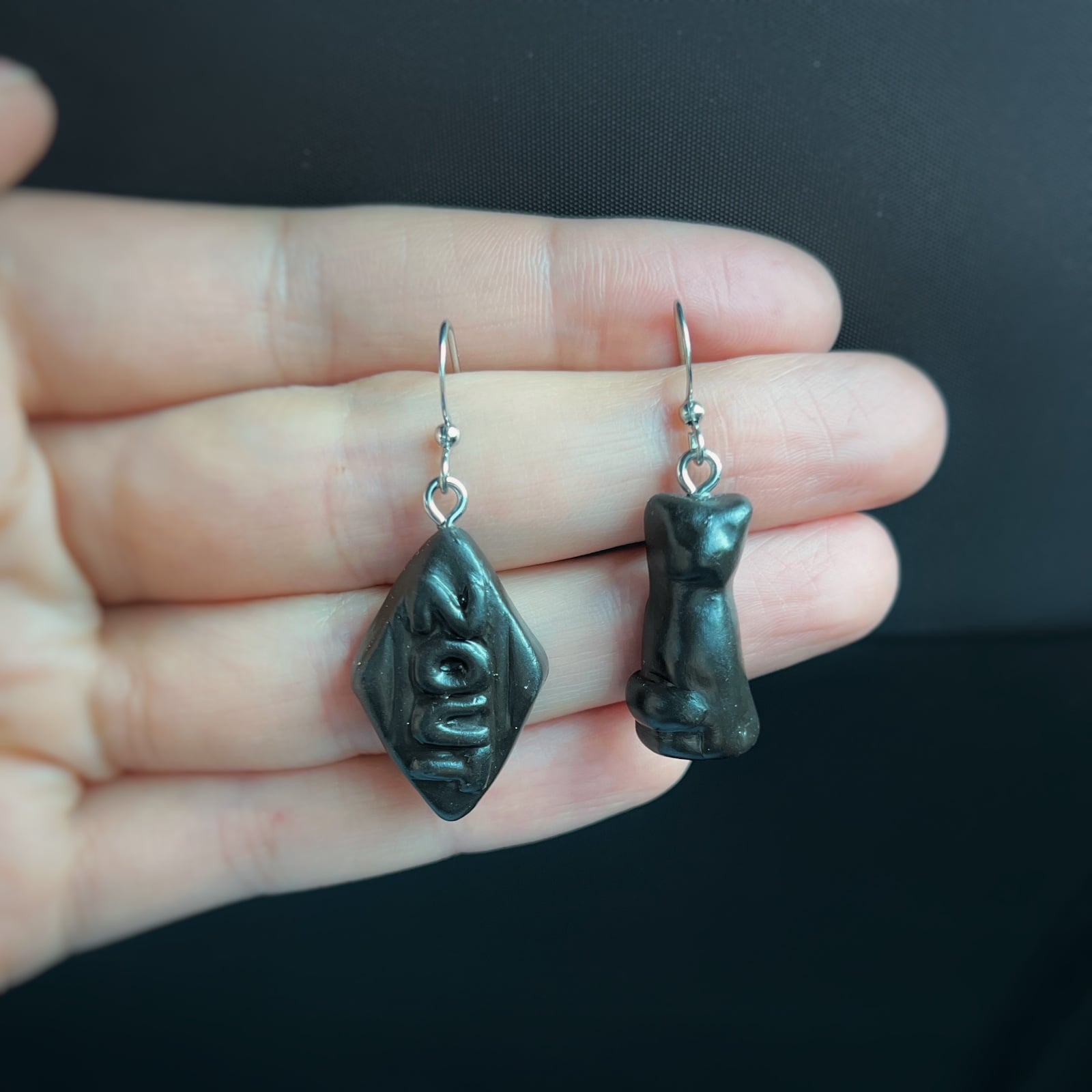 Dropjes oorbellen mismatched