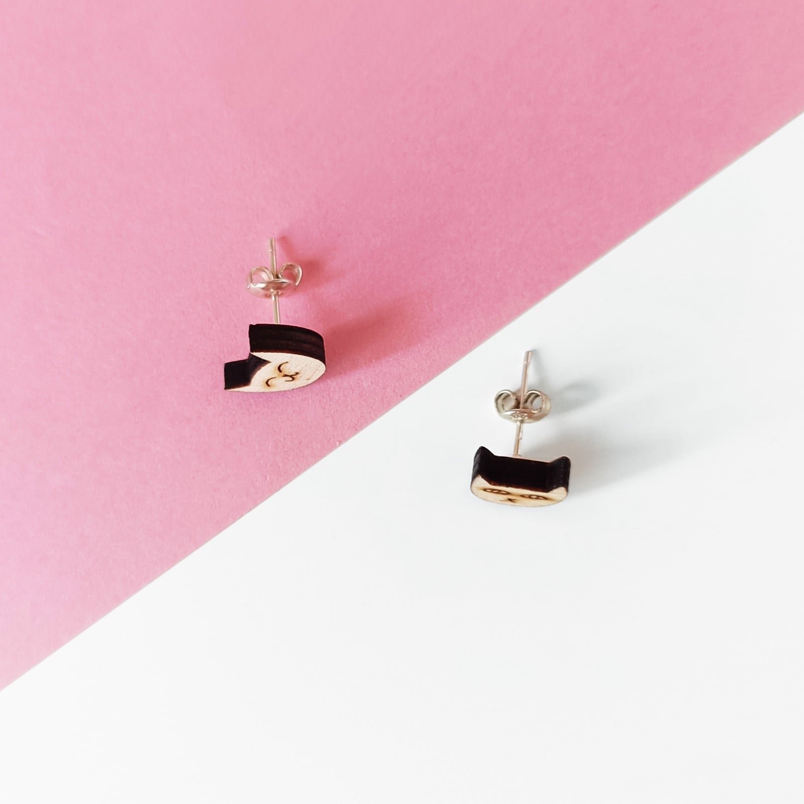 Houten oorbellen met kattenkopjes - happy and grumpy