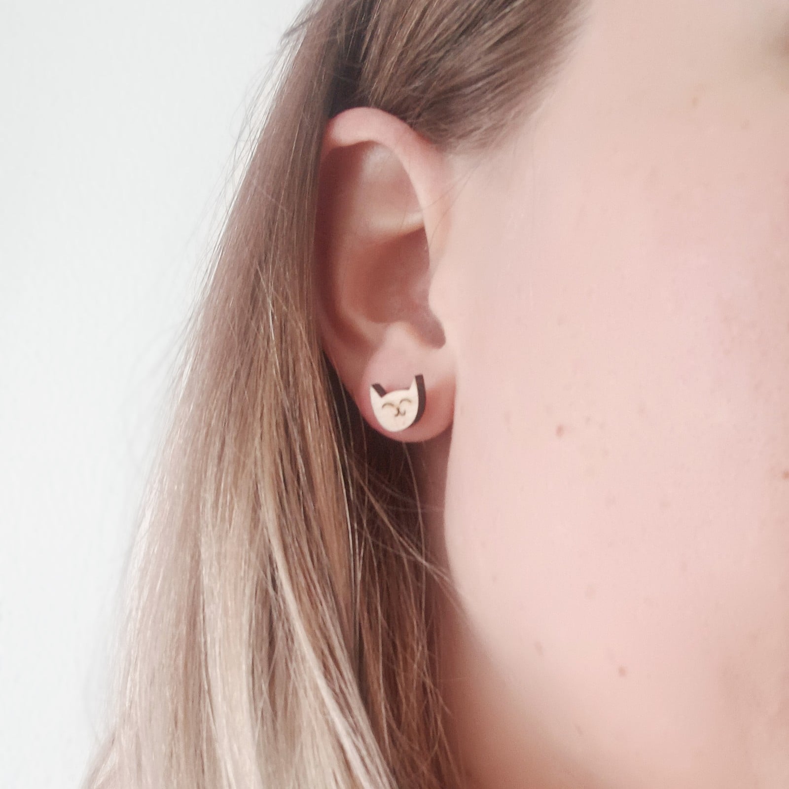 Houten oorbellen met kattenkopjes - happy and grumpy