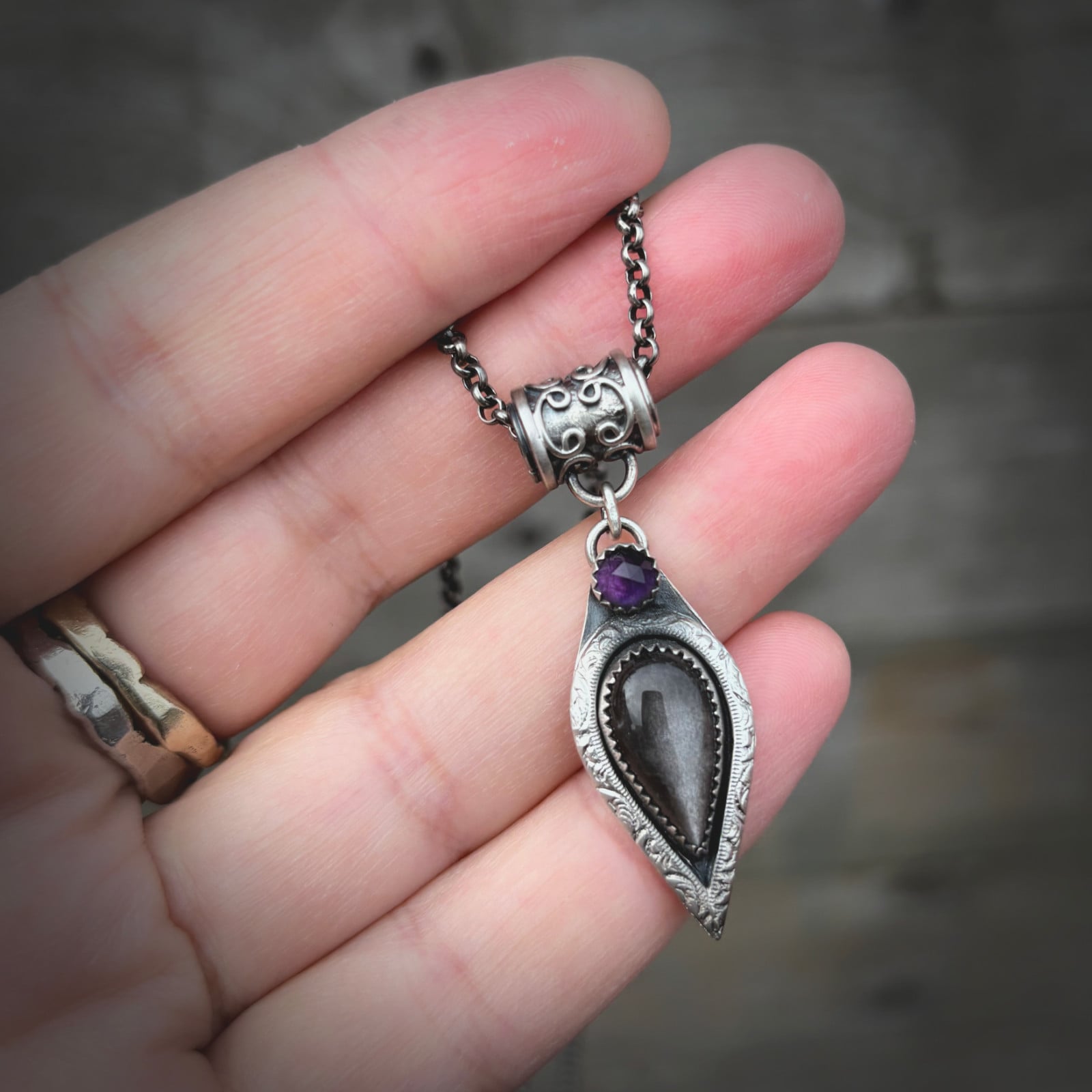 One of a kind zilveren hanger met obsidiaan en amethist – handgemaa… - 124038 One of a kind zilveren hanger met obsidiaan en amethist – handgemaakt & nikkelvrij