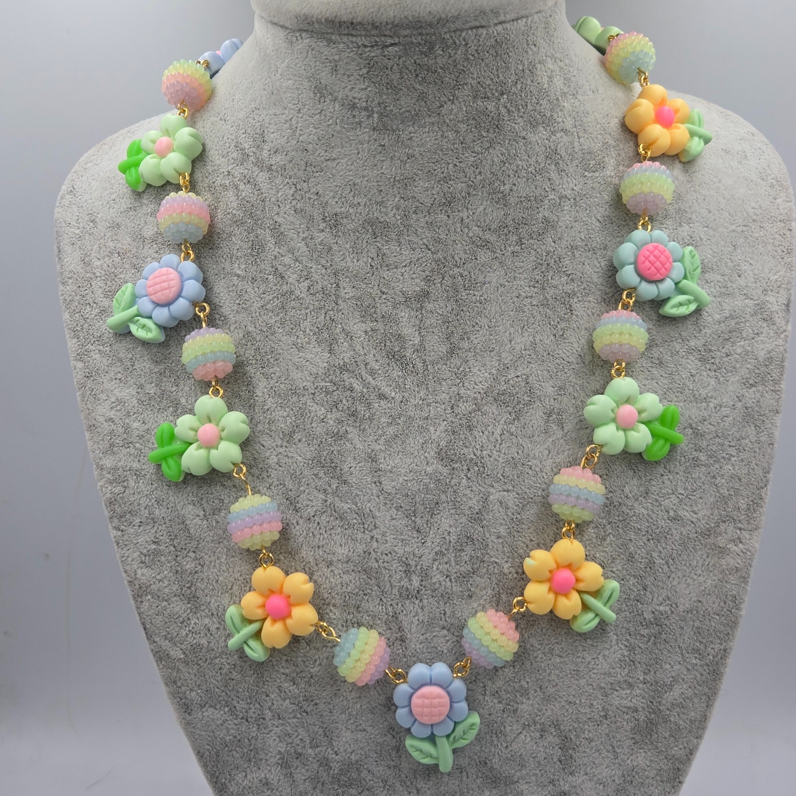 Spring is in the air, een schattige bloemen ketting waar je blij van wordt