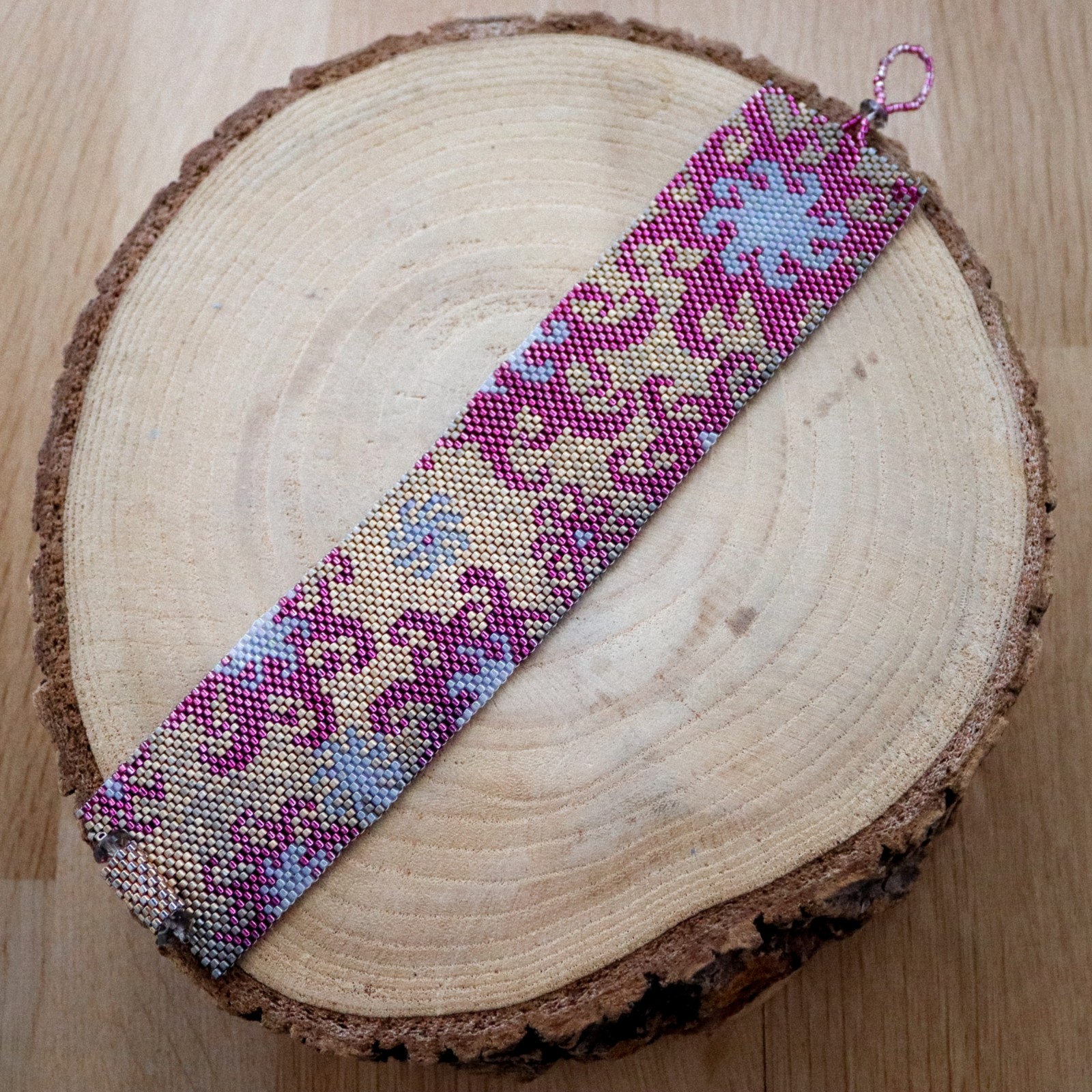 Art Nouveau & Bloemenweide, peyote armband met floral design