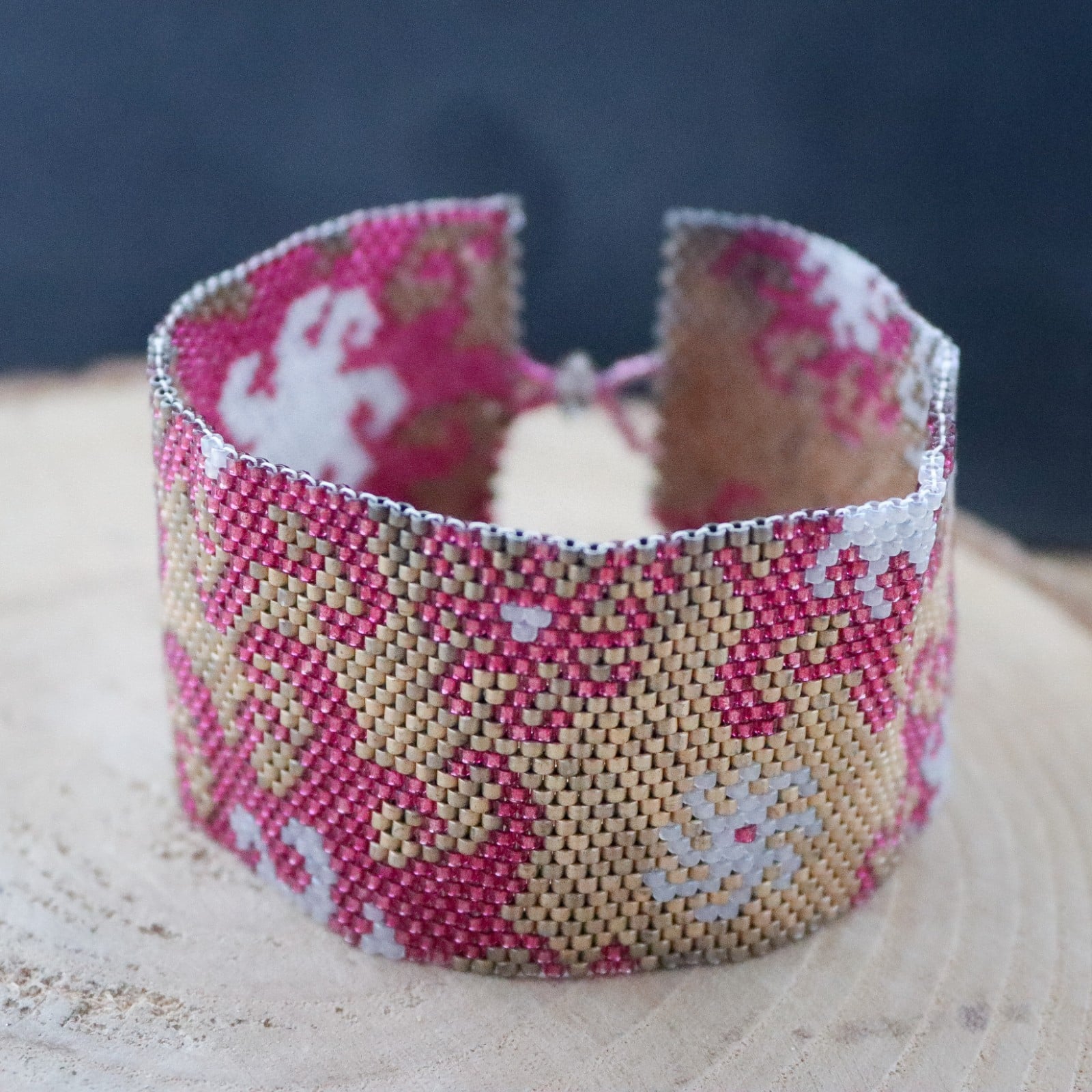 Art Nouveau & Bloemenweide, peyote armband met floral design