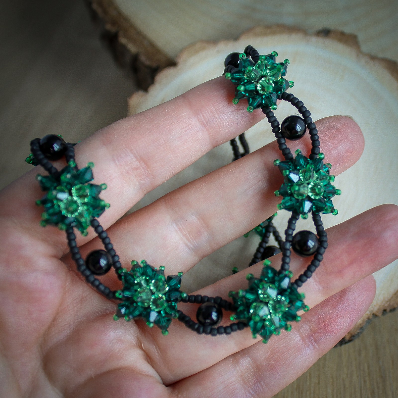 Diep & Mysterieus, handgeweven starburst set in smaragdgroen