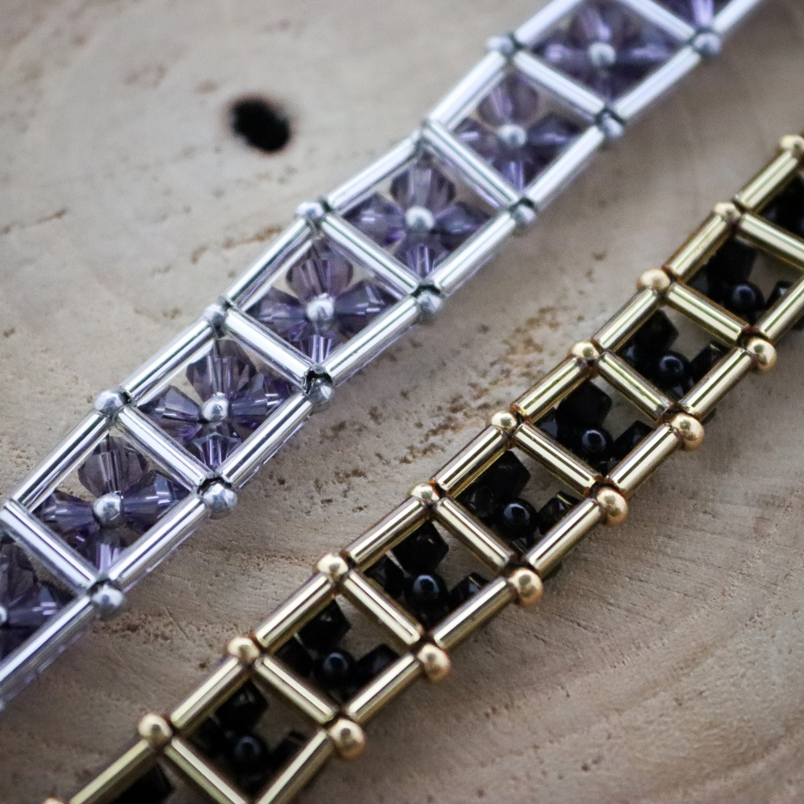Gouden schaduw & Maanlicht, statement armband met glas kristallen