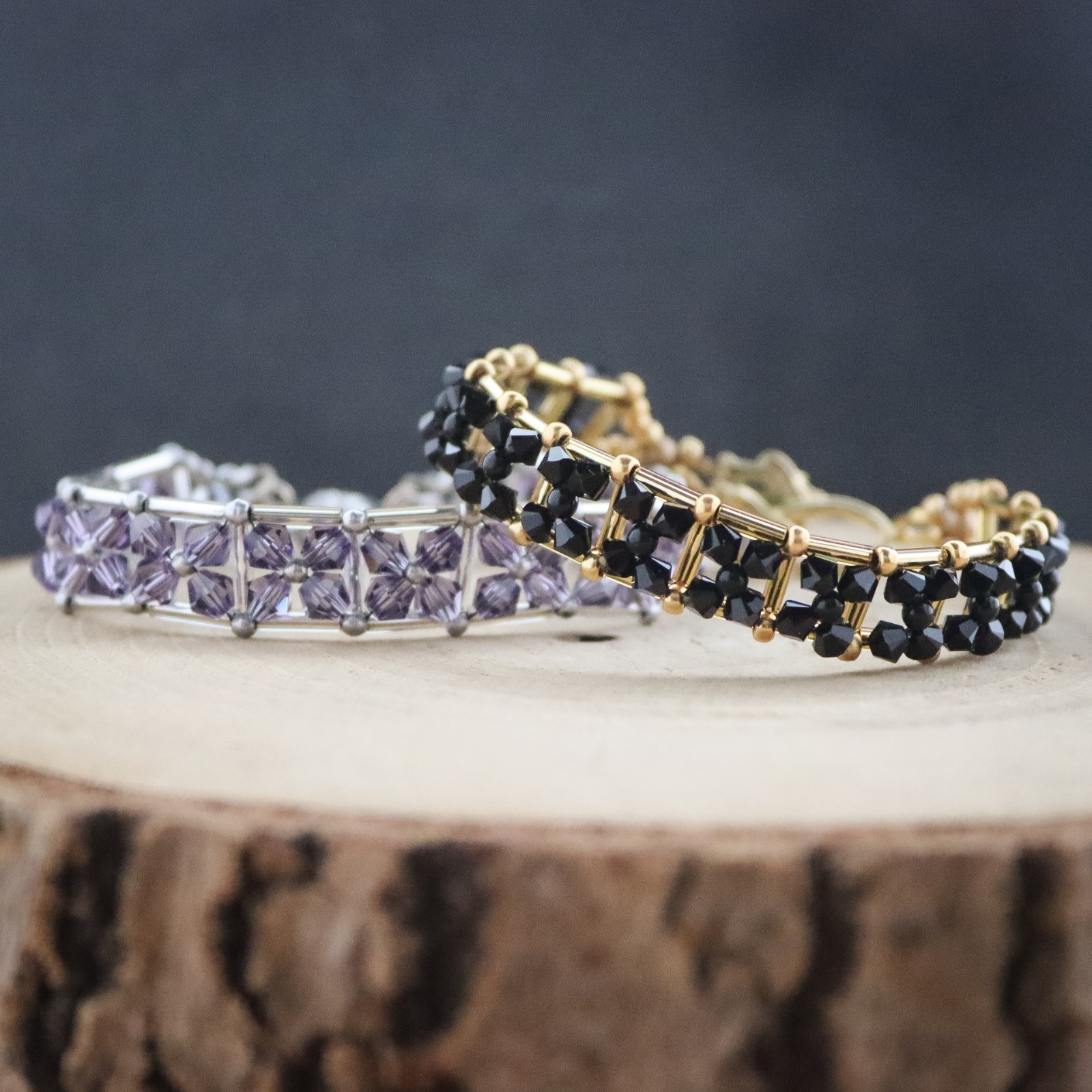 Gouden schaduw & Maanlicht, statement armband met glas kristallen