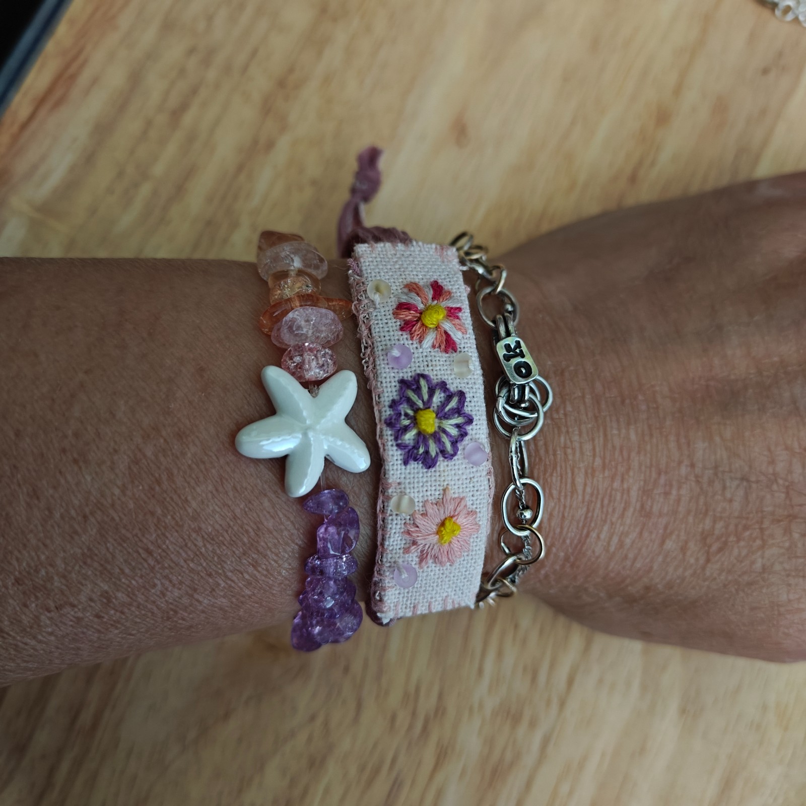 Unieke geborduurde armband