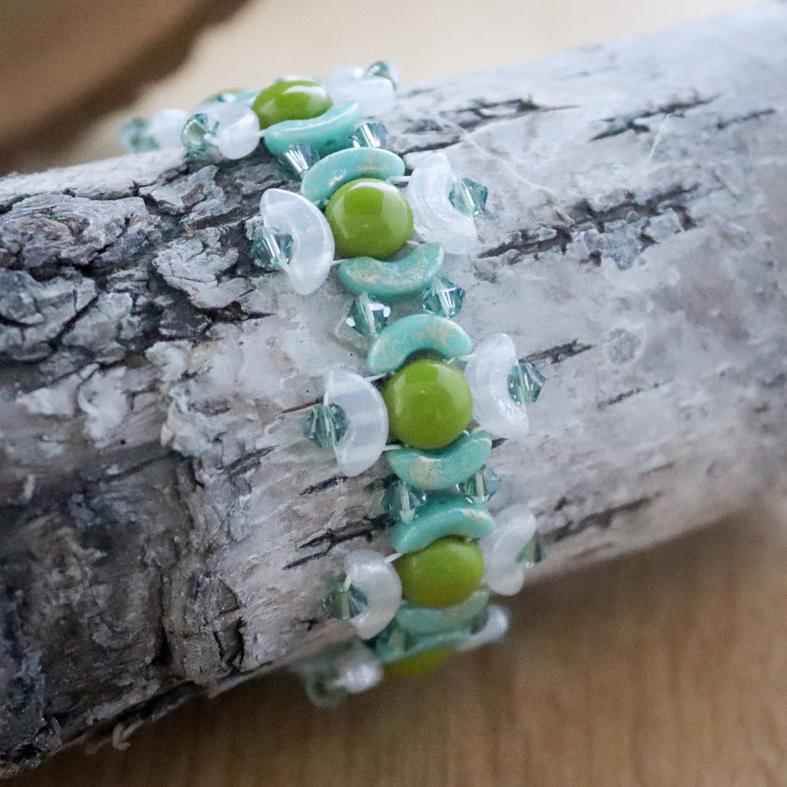 Whimsical & Dromerig, handgeweven fantasie armband
