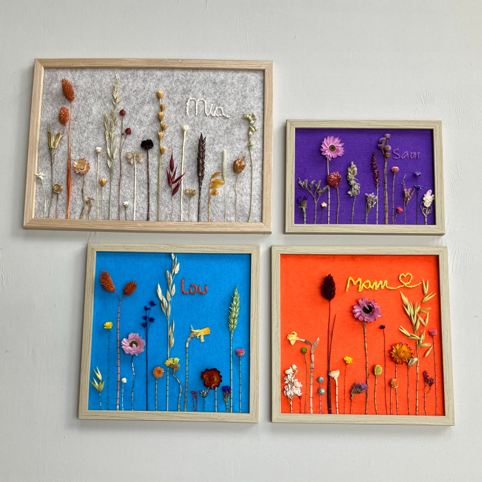 Gepersonaliseerde handgemaakte botanische ingelijste kinderkamermuurkunst met echte droogbloemen - kraamcadeau op naam - natuurliefhebber