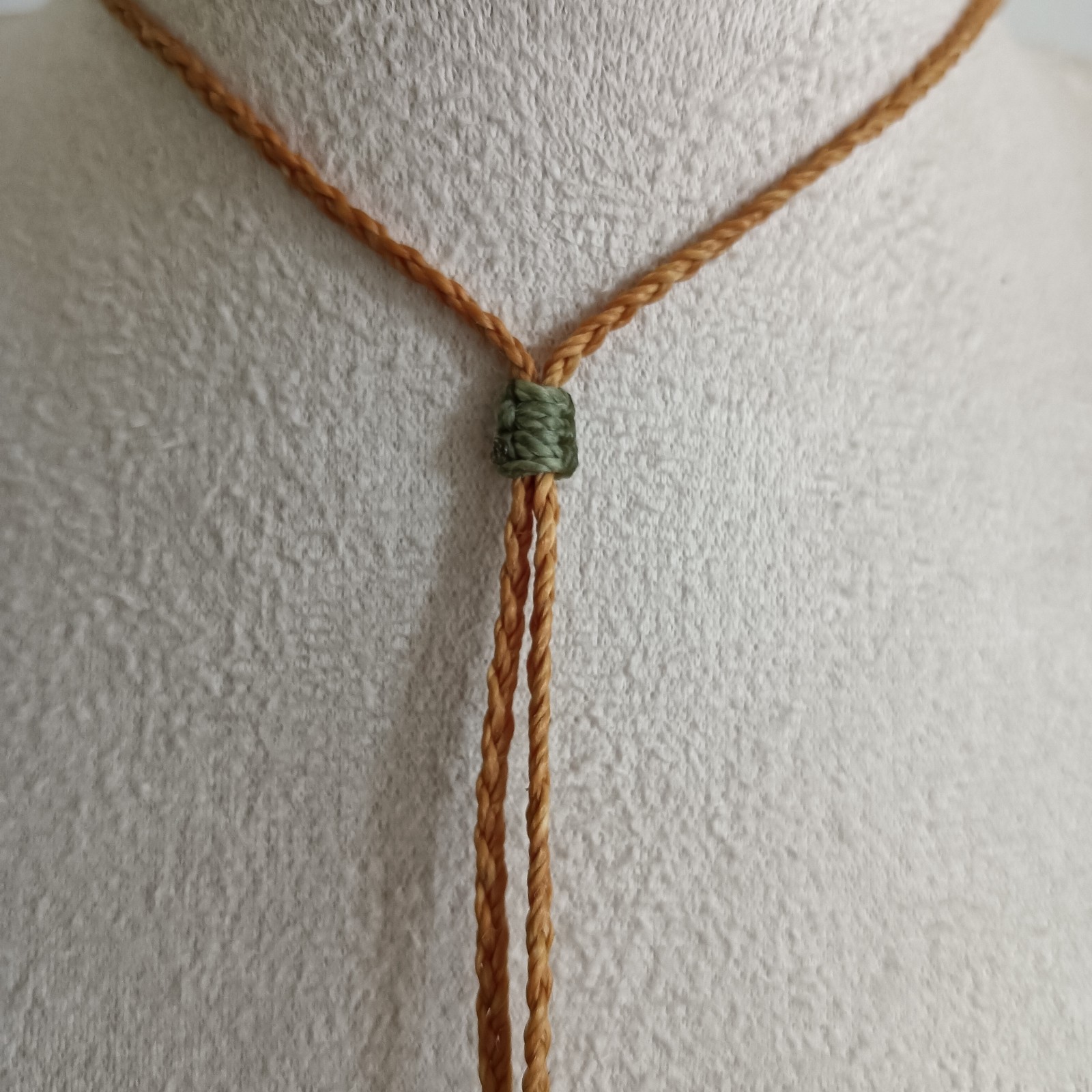 Handgemaakte dubbele macramé ketting Amaya  met agaat en toermalijn- Earth Spirit collectie