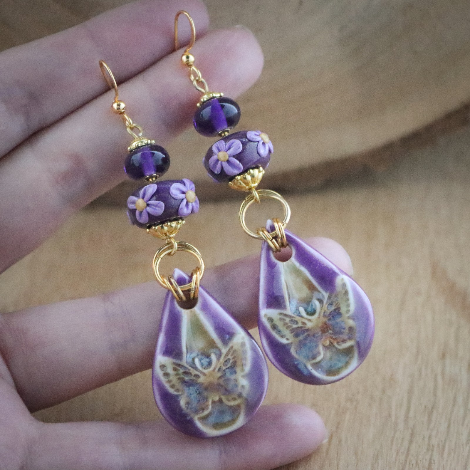 Lavendel & Vlinderdans, statement oorbellen met handgemaakte kralen - 133760 Lavendel & Vlinderdans, statement oorbellen met handgemaakte kralen