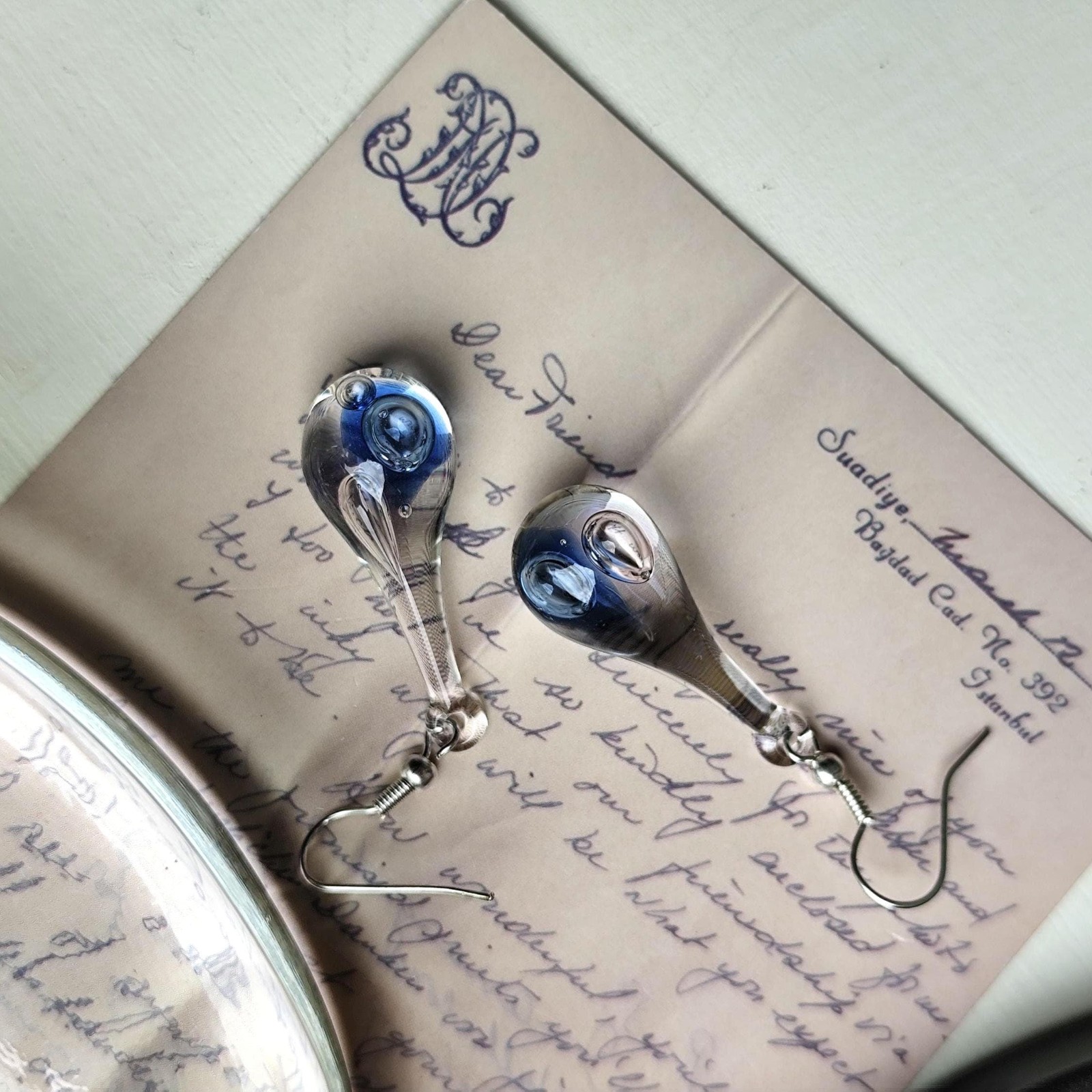 Handgeblazen druppeloorbellen van blauw glas - 141229 Handgeblazen druppeloorbellen van blauw glas