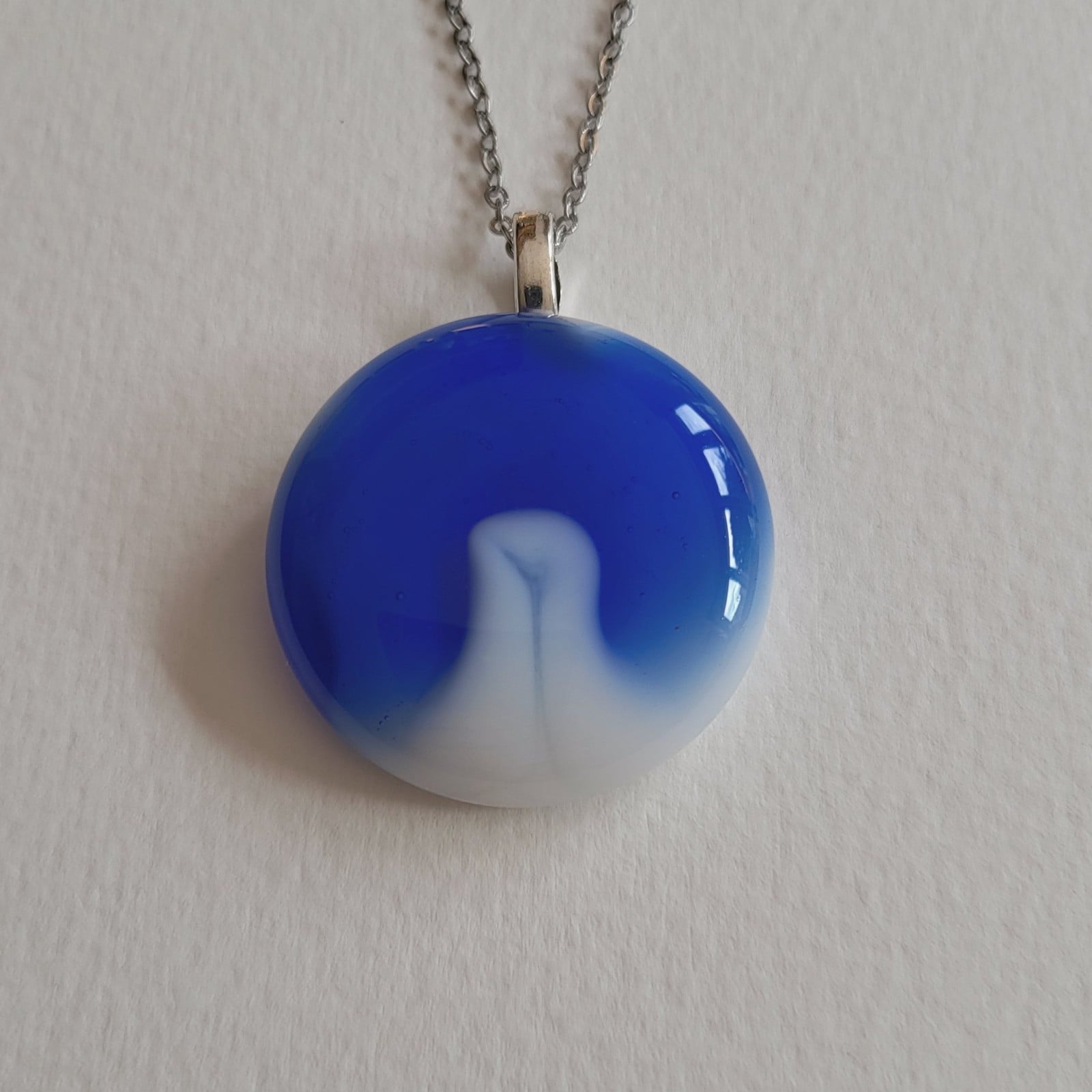 Blauwe Kust - RVS ketting met uniek glas hanger - 146746 Blauwe Kust - RVS ketting met uniek glas hanger