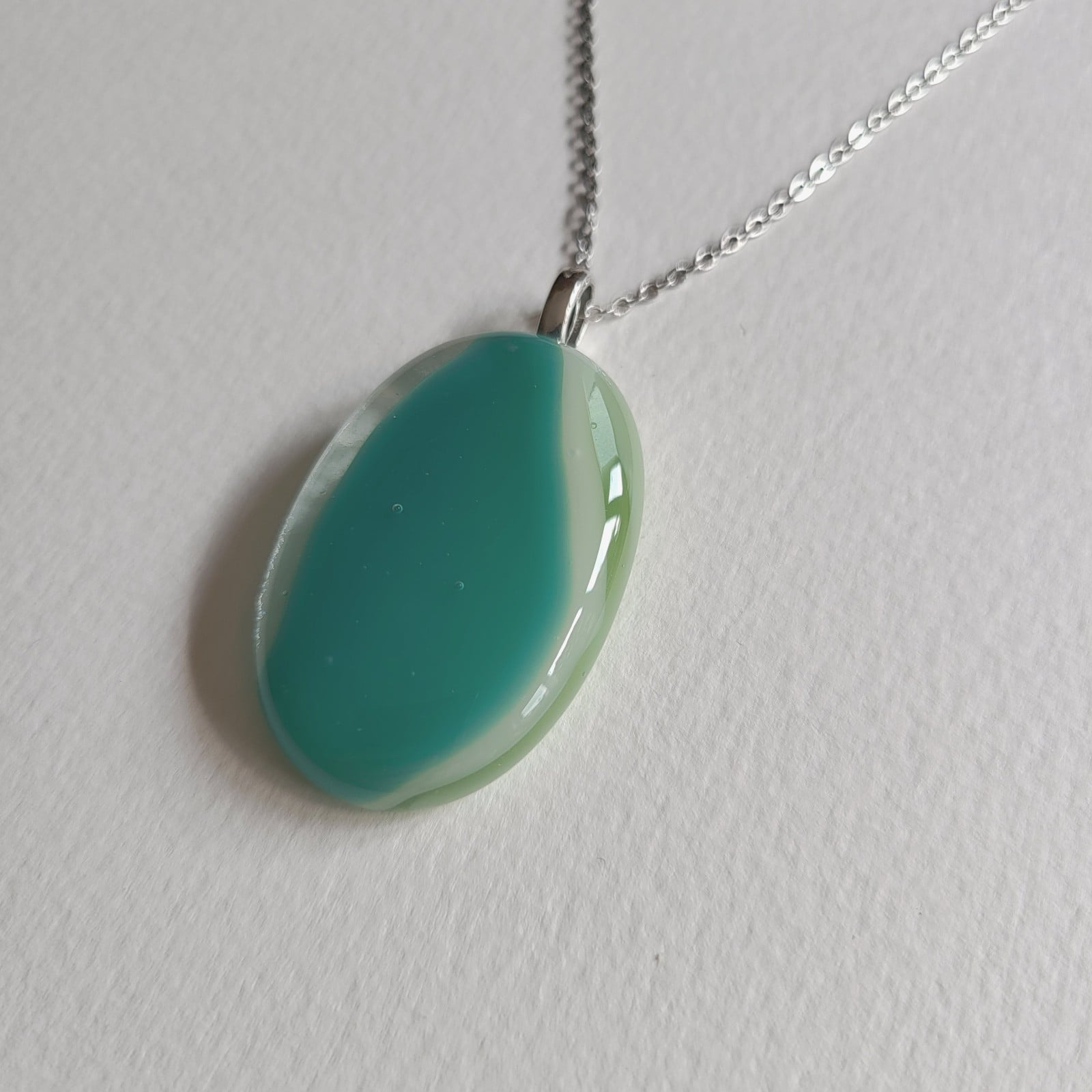 Kustbeweging - RVS ketting met uniek glas hanger - 146876 Kustbeweging - RVS ketting met uniek glas hanger