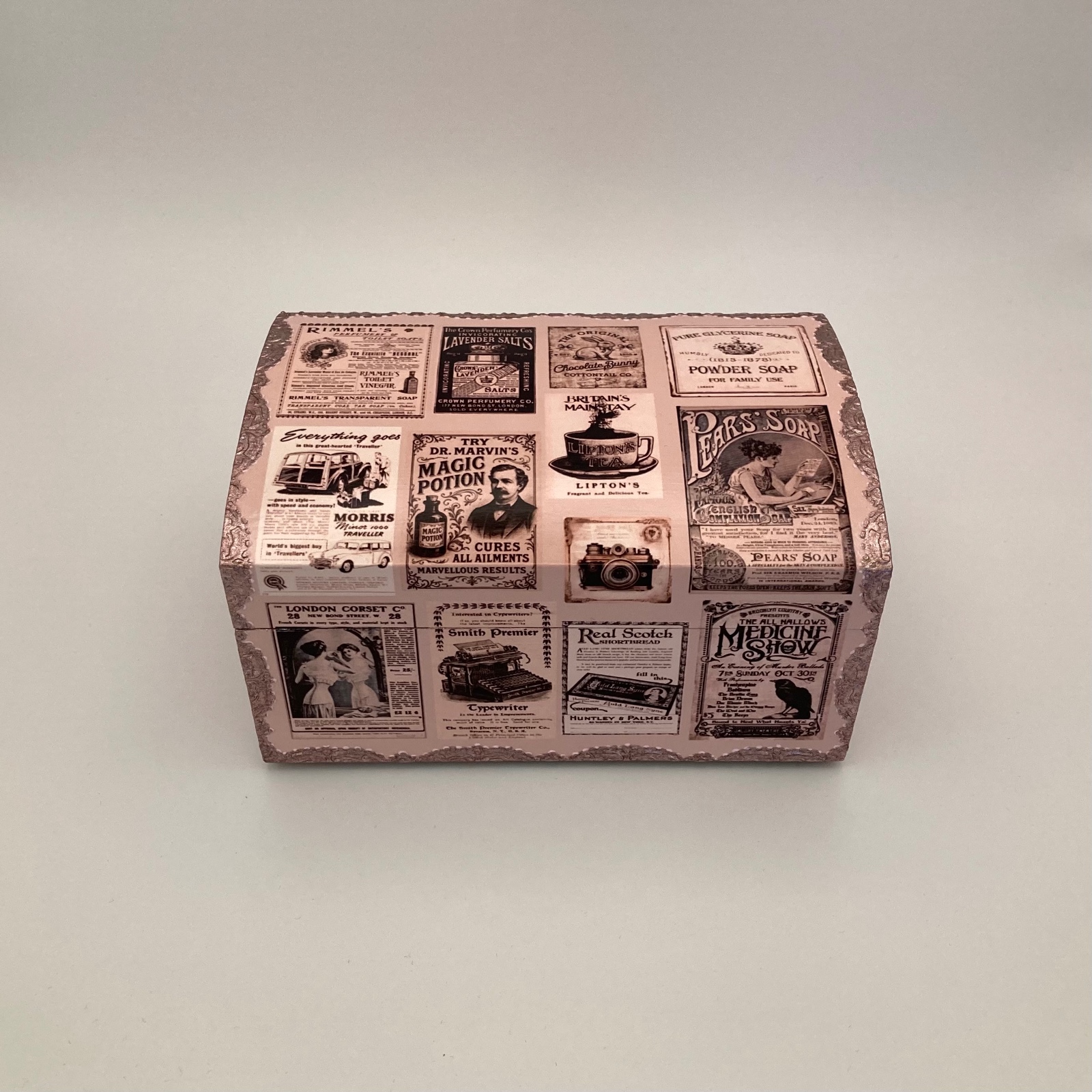 Vintage sieradendoos met oude advertenties - 152145 Vintage sieradendoos met oude advertenties