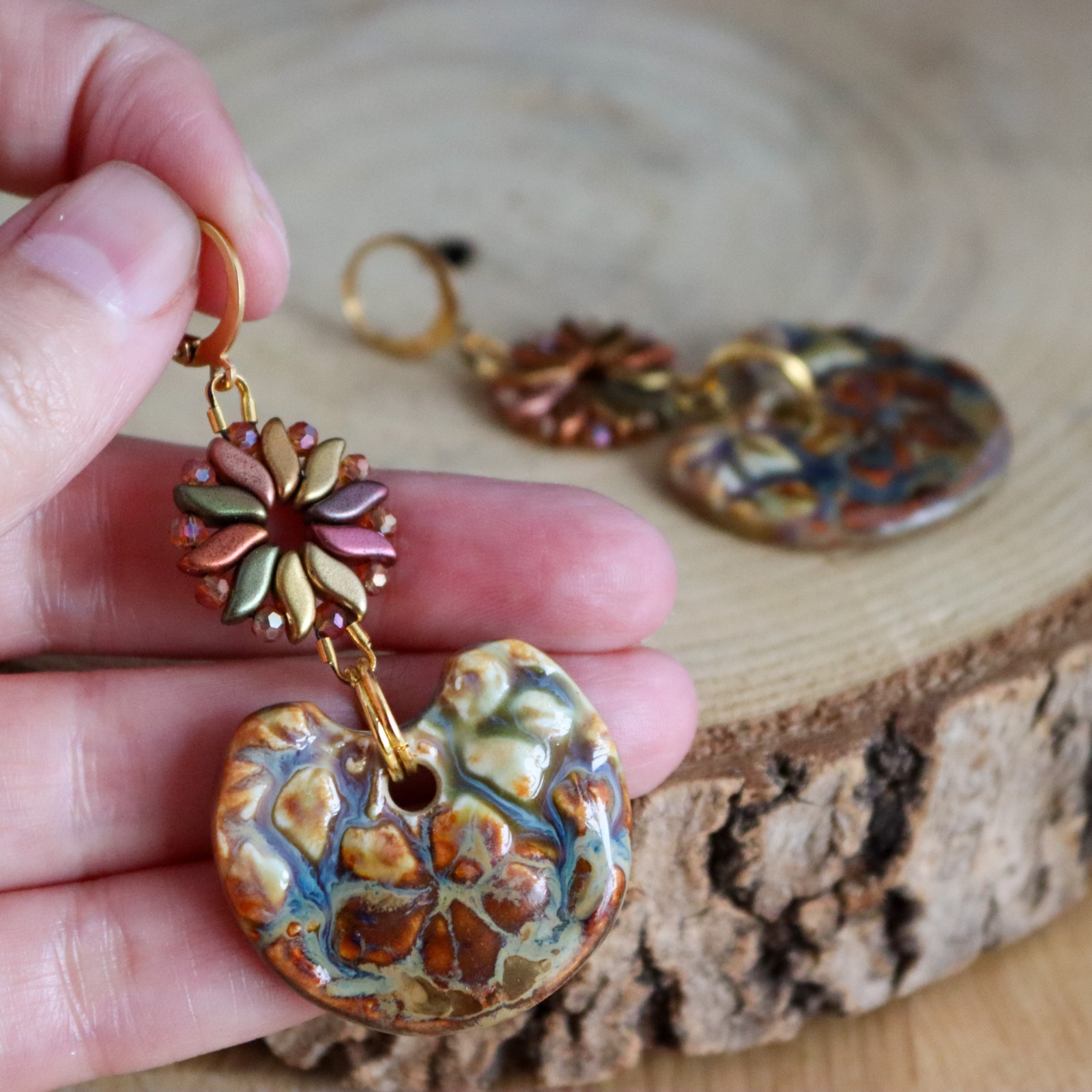 Ancient Treasures & Bohemian Soul, artistieke oorbellen met keramisch… - 153848 Ancient Treasures & Bohemian Soul, artistieke oorbellen met keramische hangers