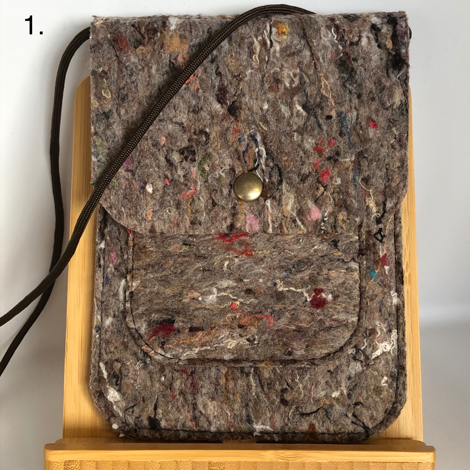 Telefoontasje van vilt, schouderband van paracord - 155175 Telefoontasje van vilt, schouderband van paracord