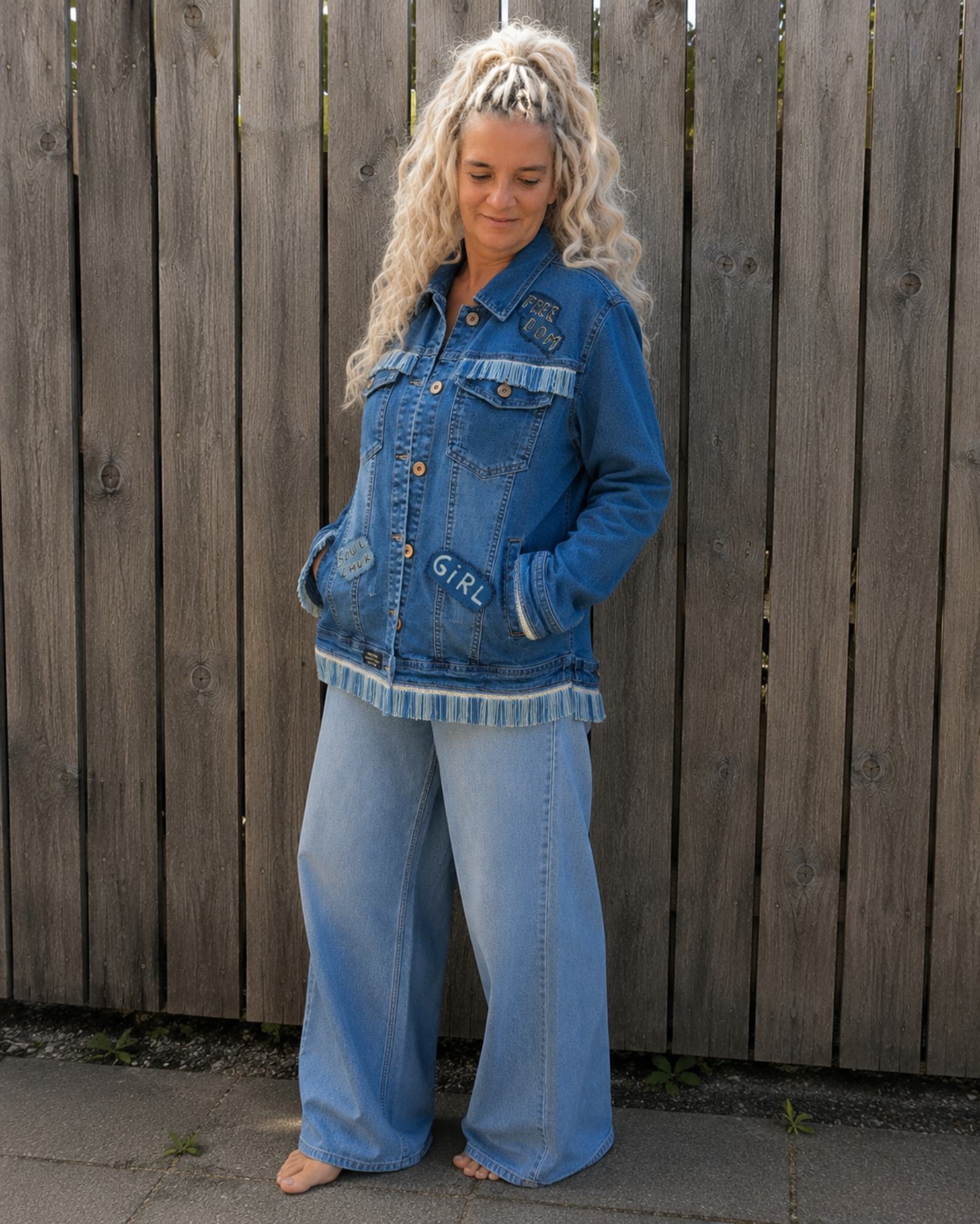 Soul Clean – One of a Kind Upcycled Denim Jasje met Cowgirl Artwork - 154568 Soul Clean – One of a Kind Upcycled Denim Jasje met Cowgirl Artwork