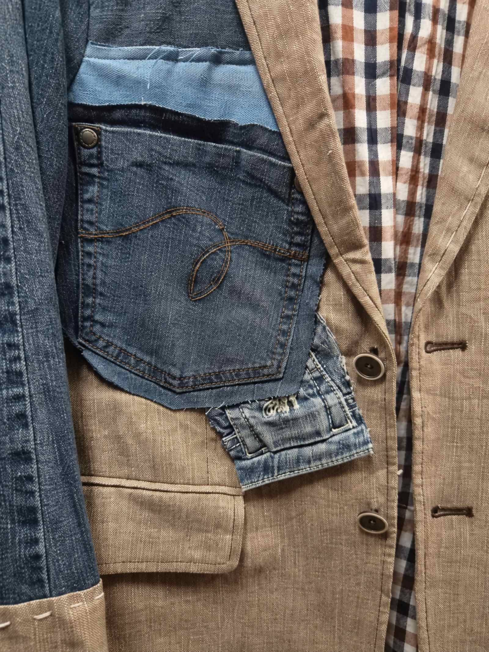 One of a Kind Upcycled Blazer met Denim Applicatie - 154431 One of a Kind Upcycled Blazer met Denim Applicatie