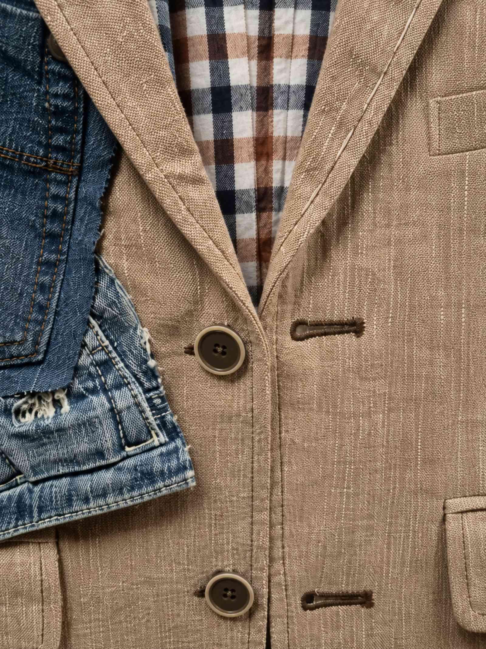 One of a Kind Upcycled Blazer met Denim Applicatie - 154433 One of a Kind Upcycled Blazer met Denim Applicatie