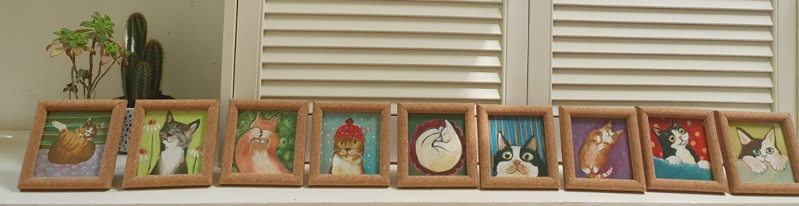 Handgemaakt Kattenschilderijtje – Wassende Kat | Uniek Mini Kunst… - 106428 Handgemaakt Kattenschilderijtje – Wassende Kat | Uniek Mini Kunstwerk | Acryl op Canvasboard | Inclusief Kurk Lijstje