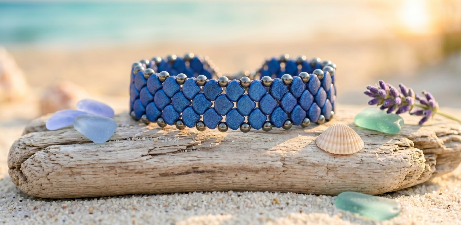 Handgemaakte 'Snake Skin' armband met Ginko kralen blue suede – 19,… - 132213 Handgemaakte 'Snake Skin' armband met Ginko kralen blue suede – 19,5 cm | Bohemian kralenarmband dames