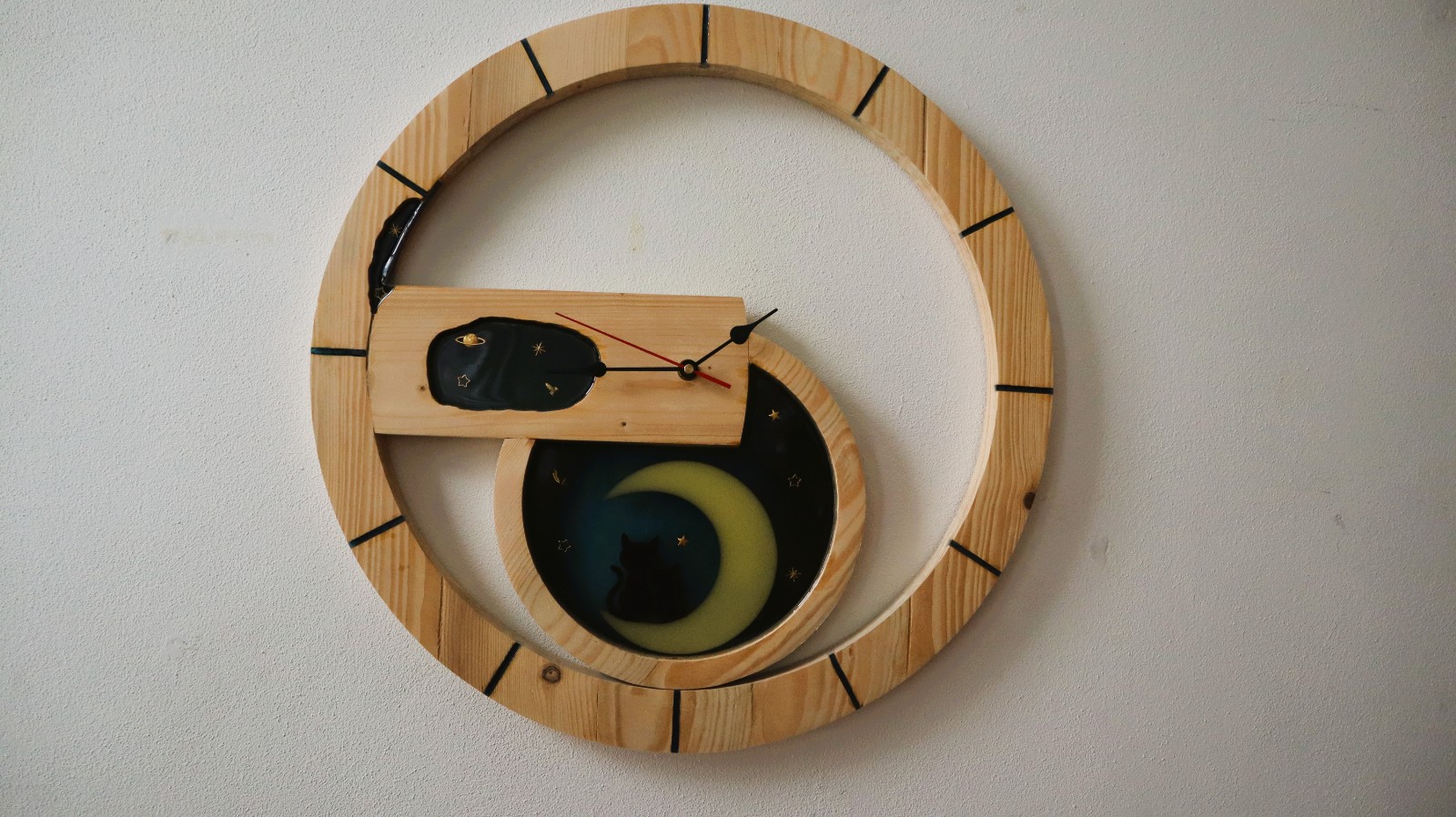 Clock with cats and the moon