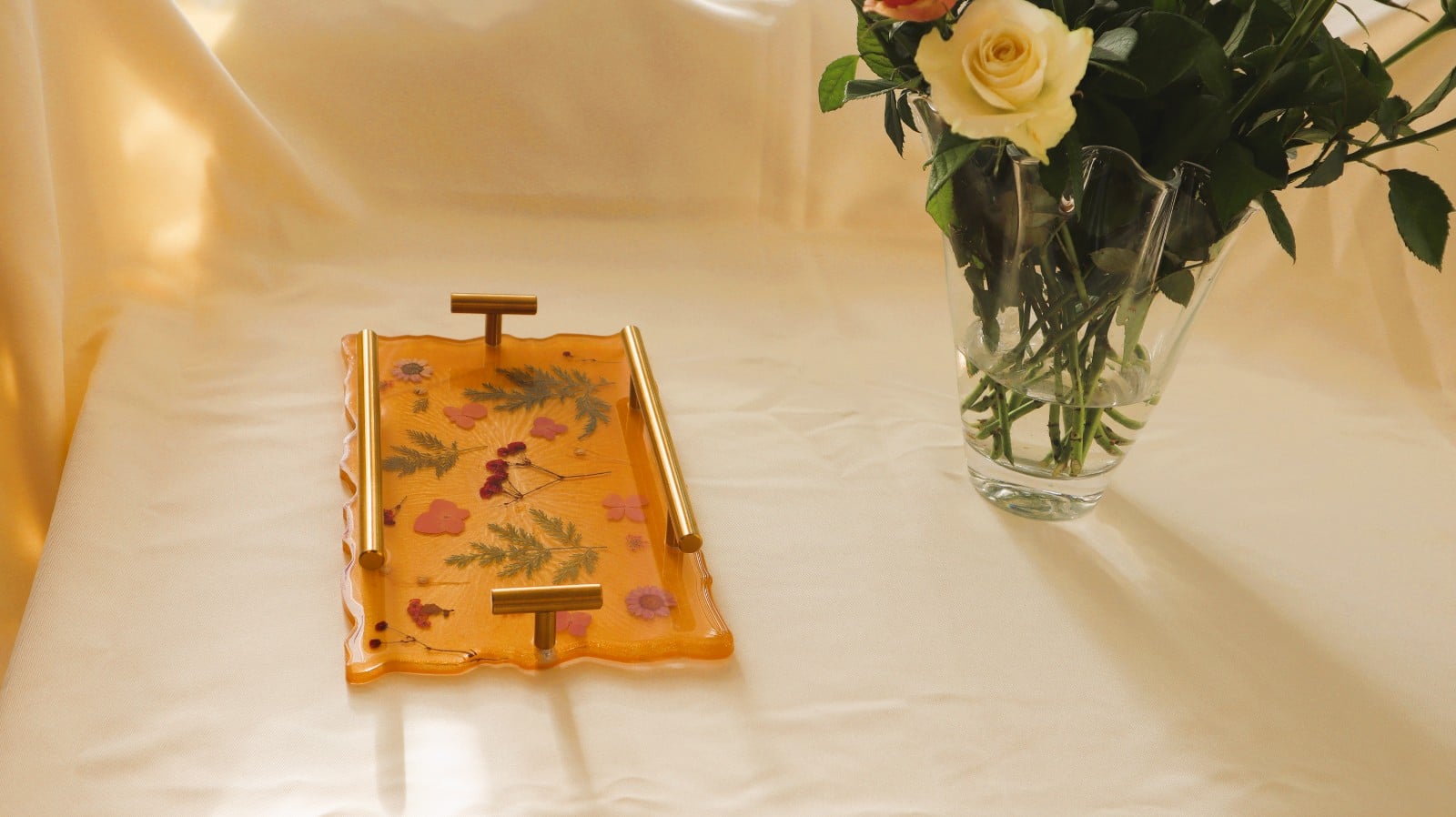 Coffee tray with flowers