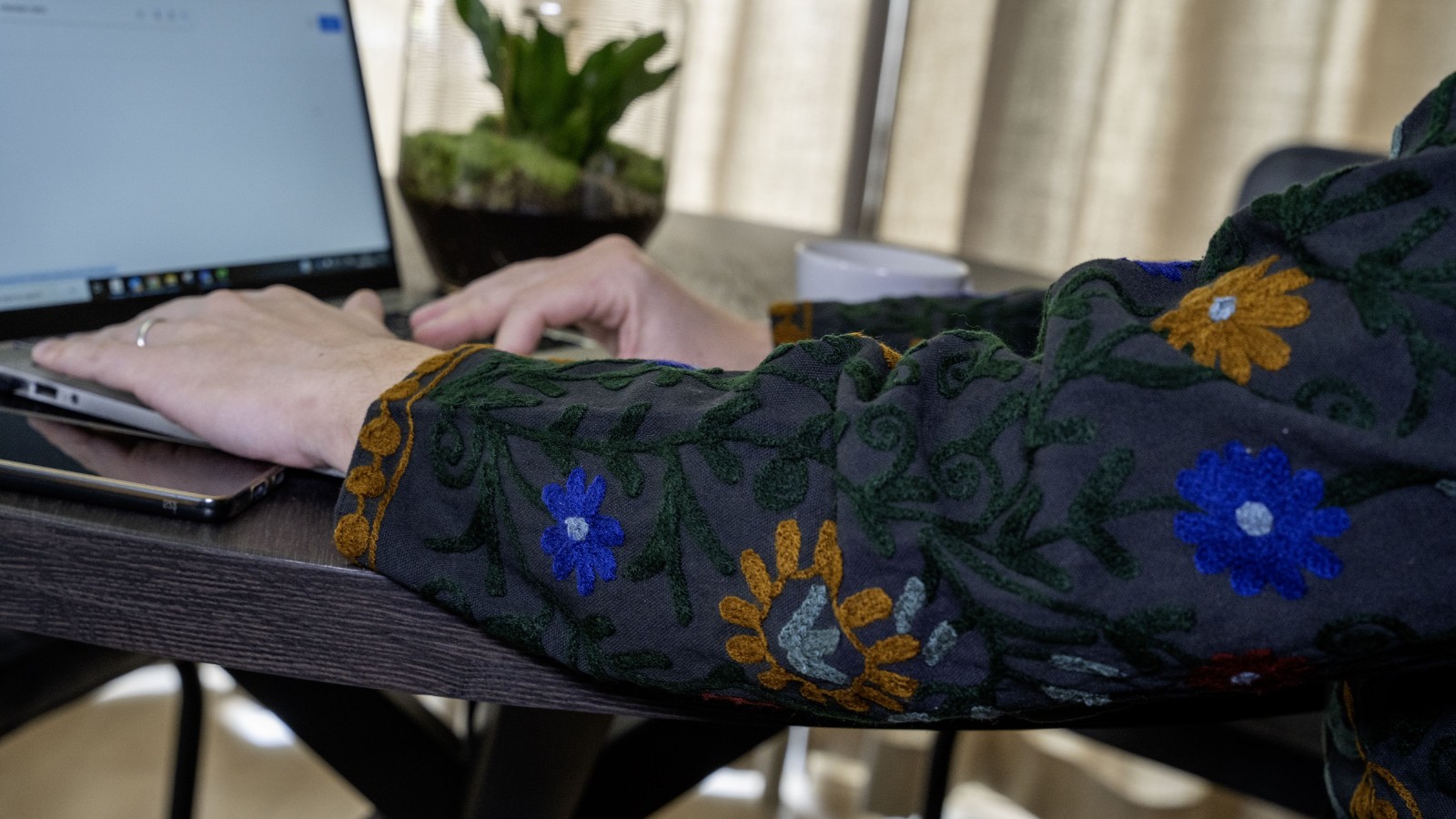 Kimono - Unisex - One size fits all - Indian Bloom Collection - Black - 58535.jpeg Kimono - Unisex - One size fits all - Indian Bloom Collection - Black