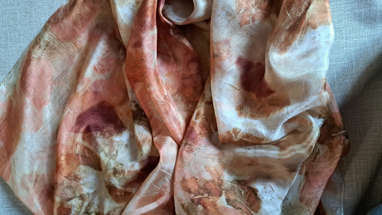 Pongee zijden sjaal, geprint met uienschillen