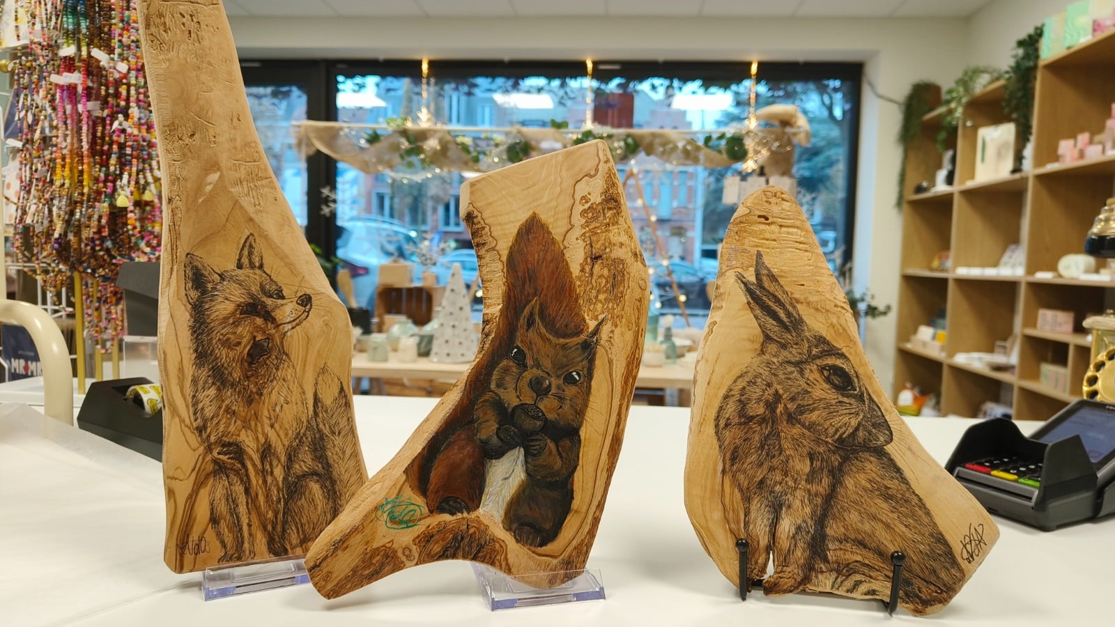 Fairytale bunny– Handgetekend konijntje op Italiaans olijfhout 🐰✨🫒