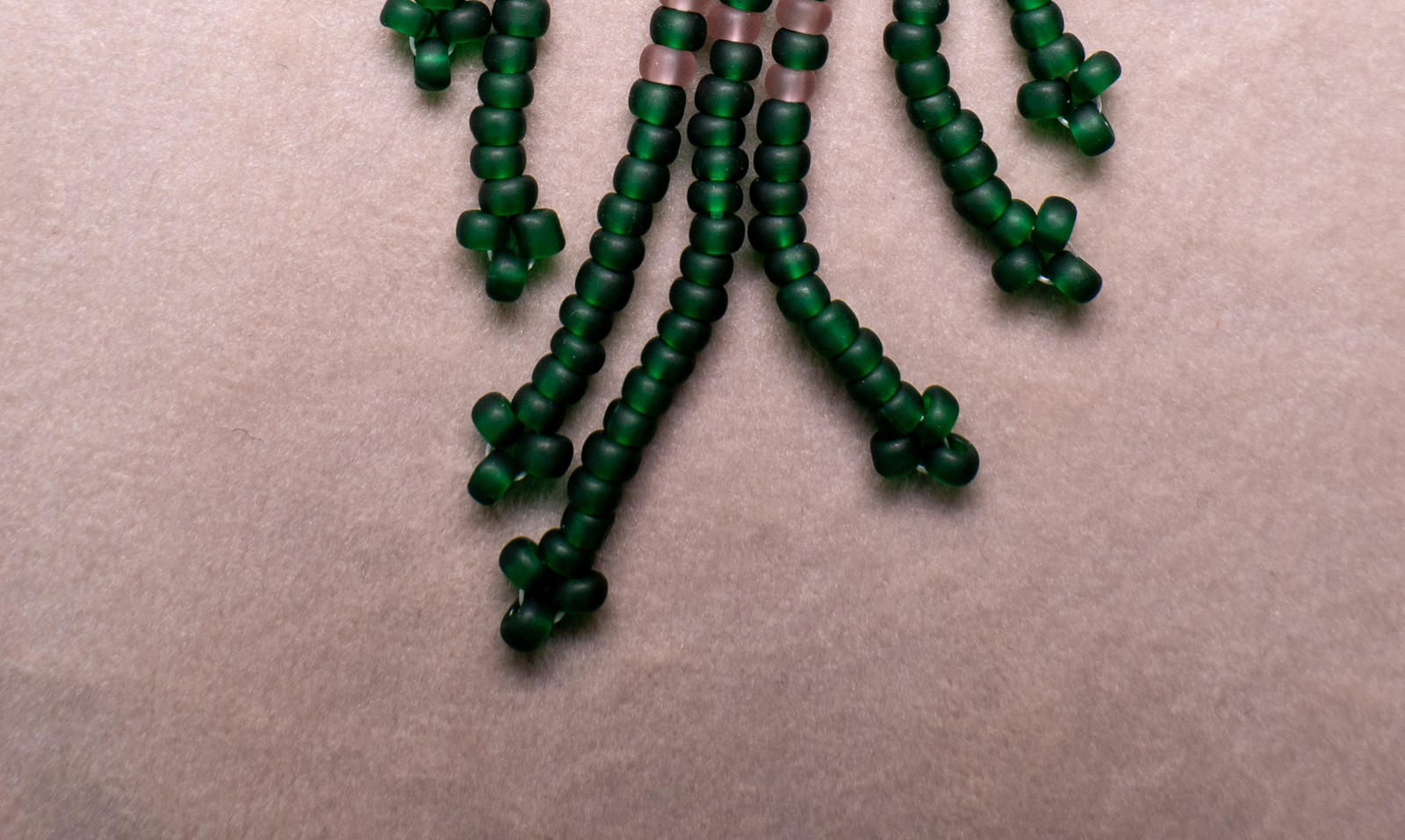 Fringe clip-on oorbellen in lavendel en donkergroen