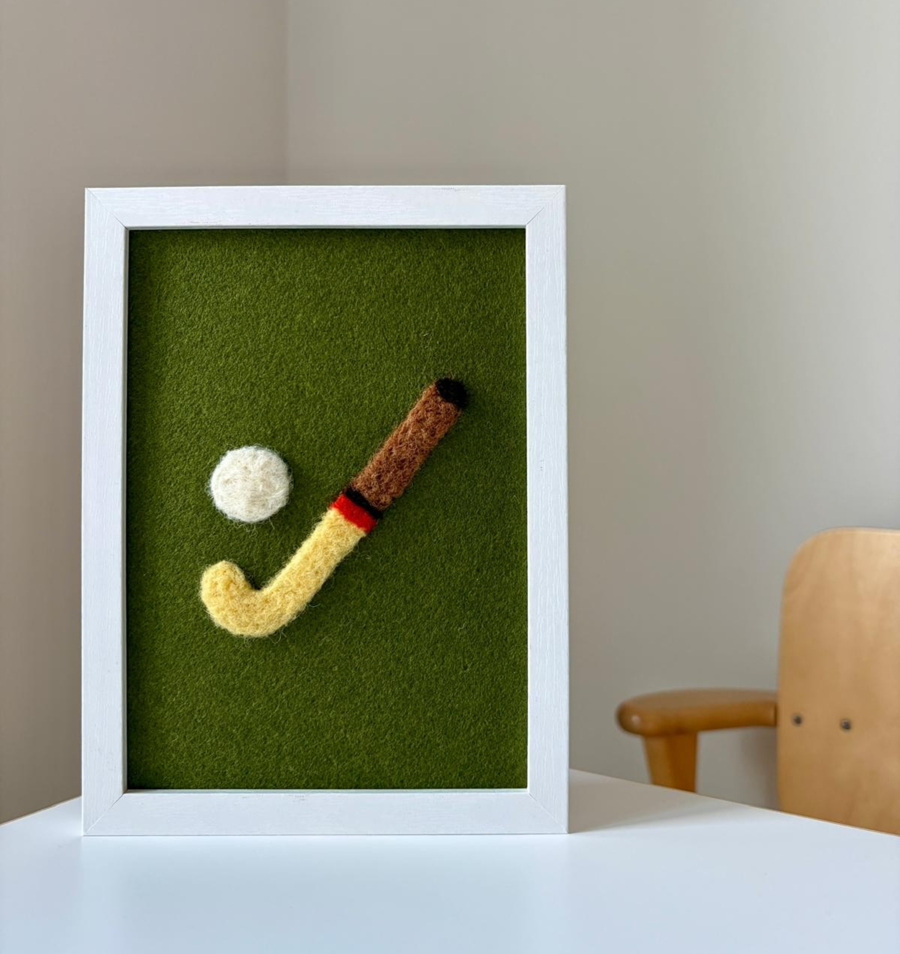 Hockey fun - unieke handgemaakte wanddecoratie van wol - 145321 Hockey fun - unieke handgemaakte wanddecoratie van wol
