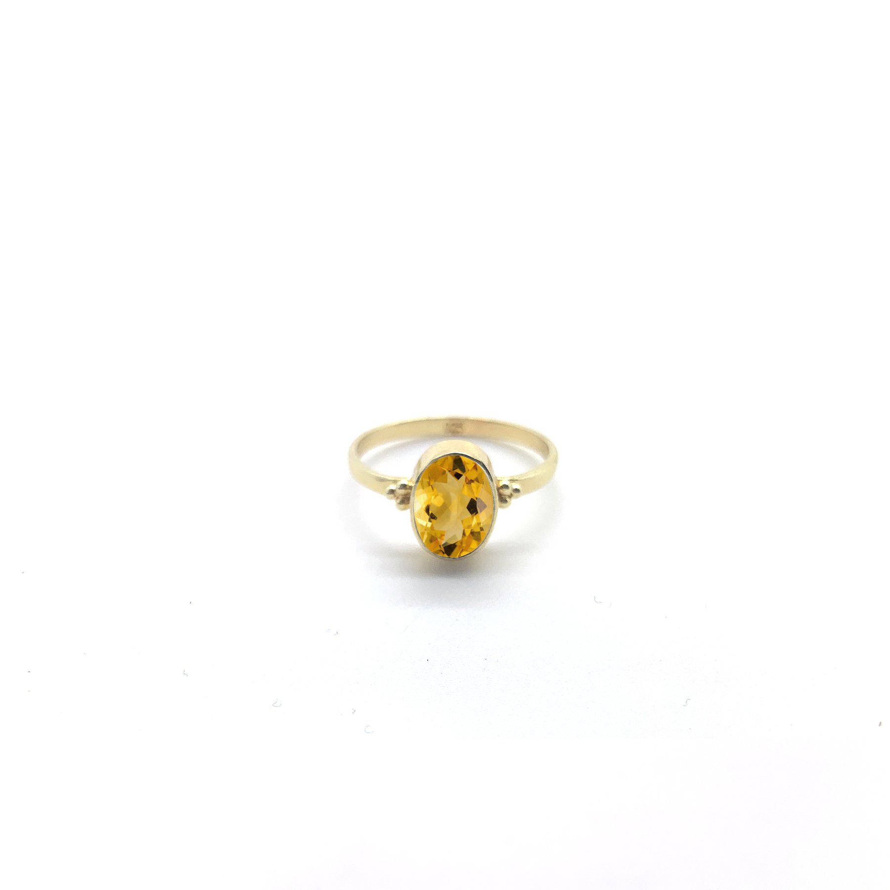 Citrine 6X8 Oval Triquetra Gold - 3753.jpeg Citrine 6X8 Oval Triquetra Gold