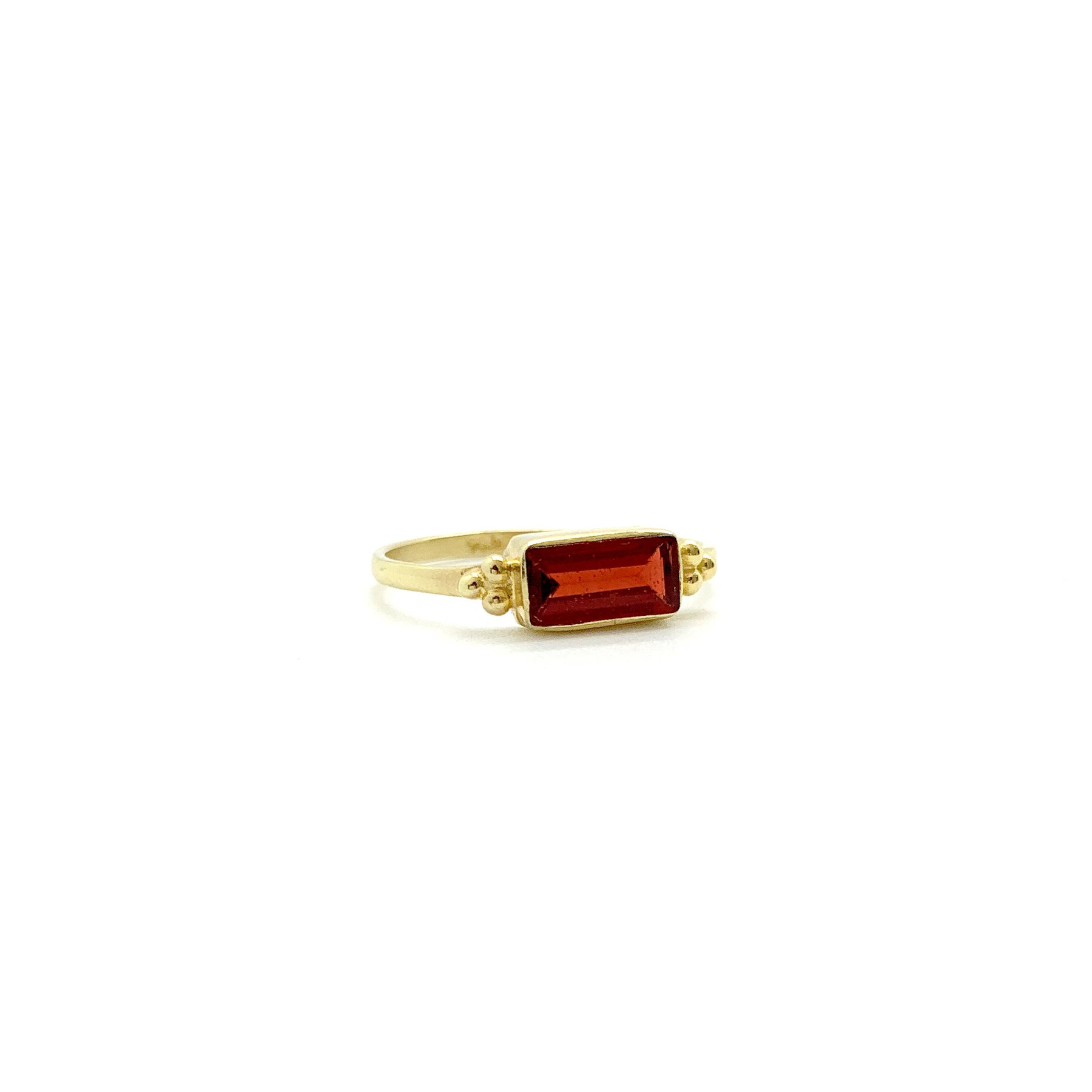 Garnet Baguette Triquetra Gold