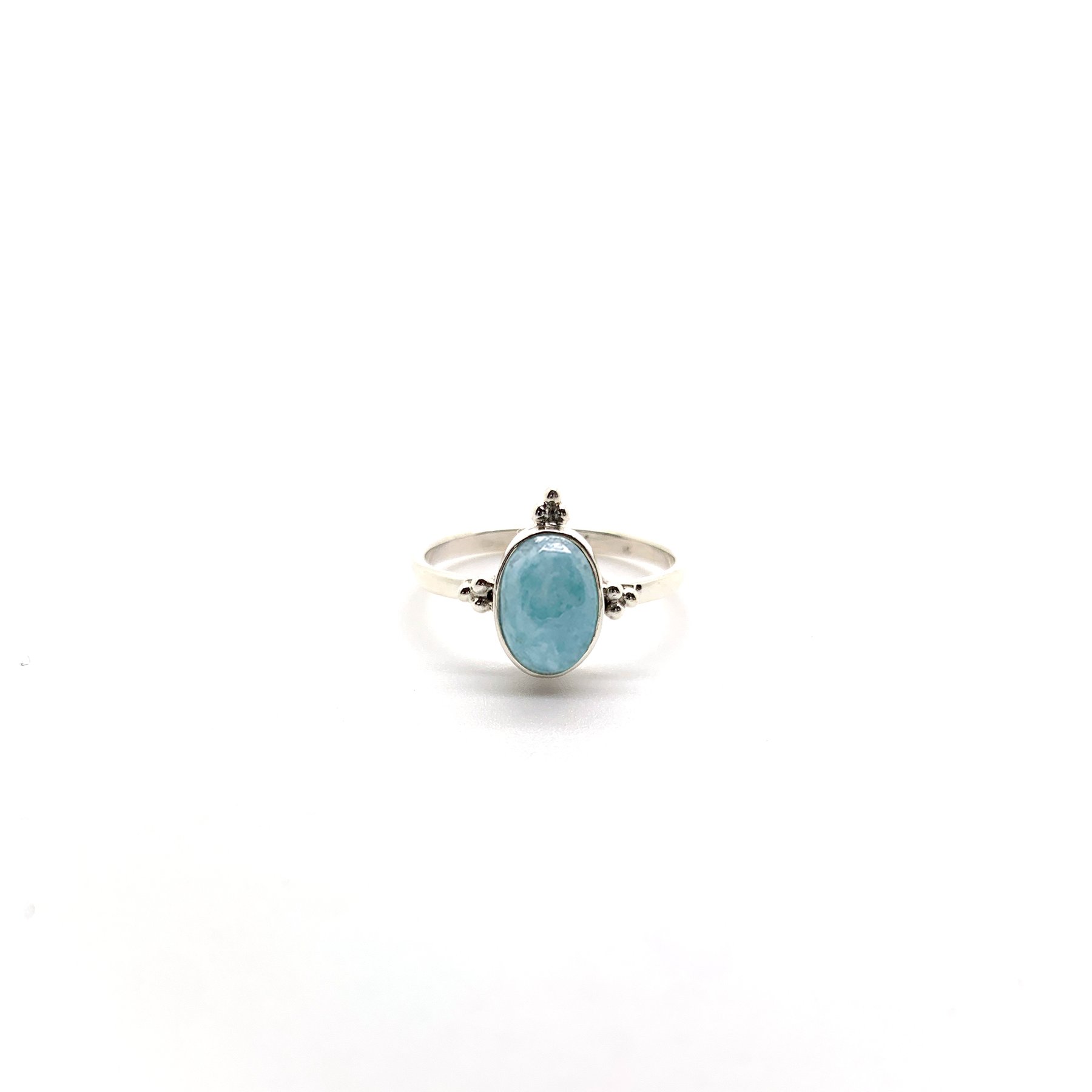 Larimar 6X8 Oval Triquetra Silver - 3729.jpeg Larimar 6X8 Oval Triquetra Silver