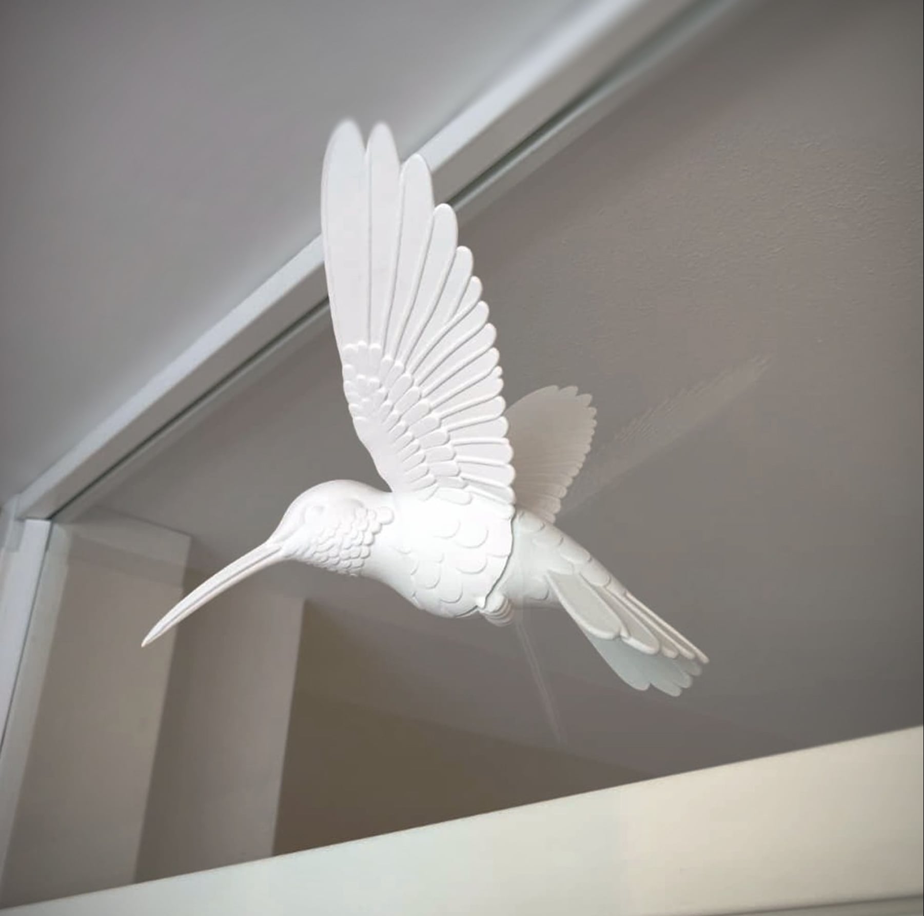 Magnetic hummingbird window art - White