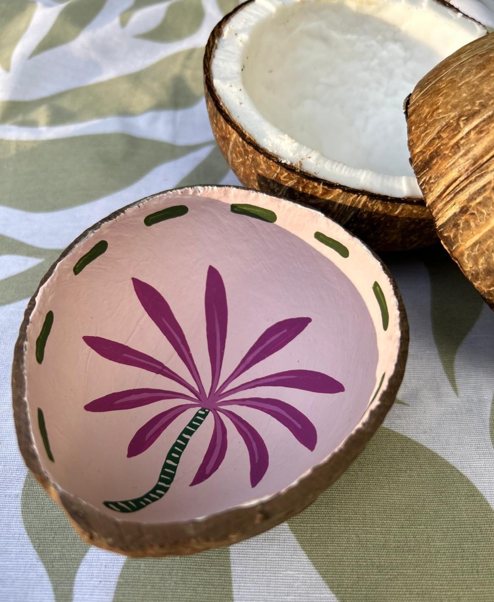 Pink Palm Tree - 86052 Coconut bowl -Pink Palm Tree