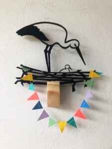 oievaar op nest – houten wanddecoratie voor aan de muur | Symbool voor nieuw leven, en nieuw begin.