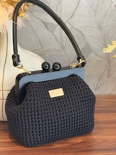 Handgemaakte gehaakte tas in retrostijl - 102301 Handgemaakte gehaakte tas in retrostijl