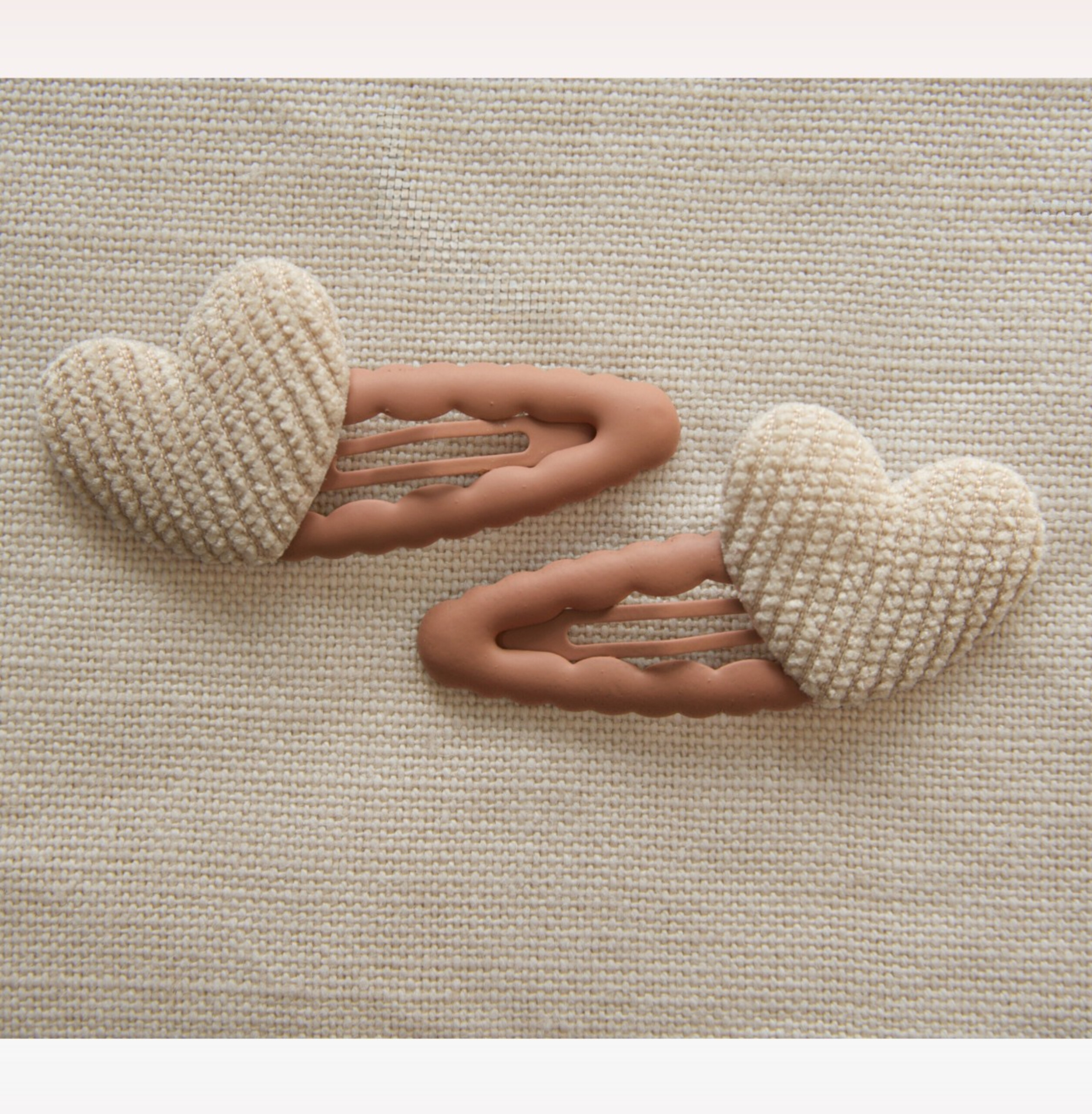 Haarspelden met hartjes (naturel/ beige) - 116762 Haarspelden met hartjes (naturel/ beige)